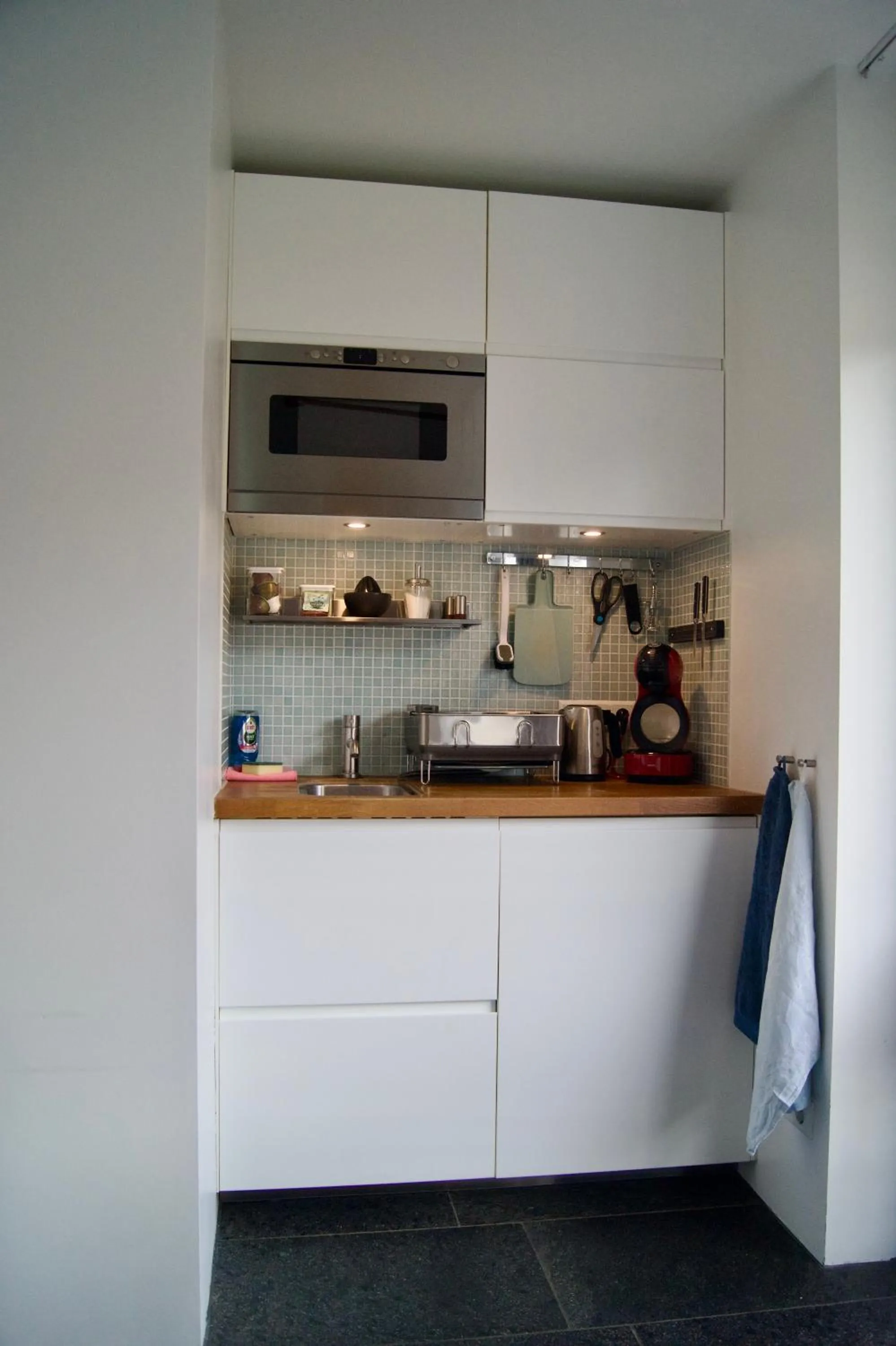 Coffee/tea facilities in Room With A Few