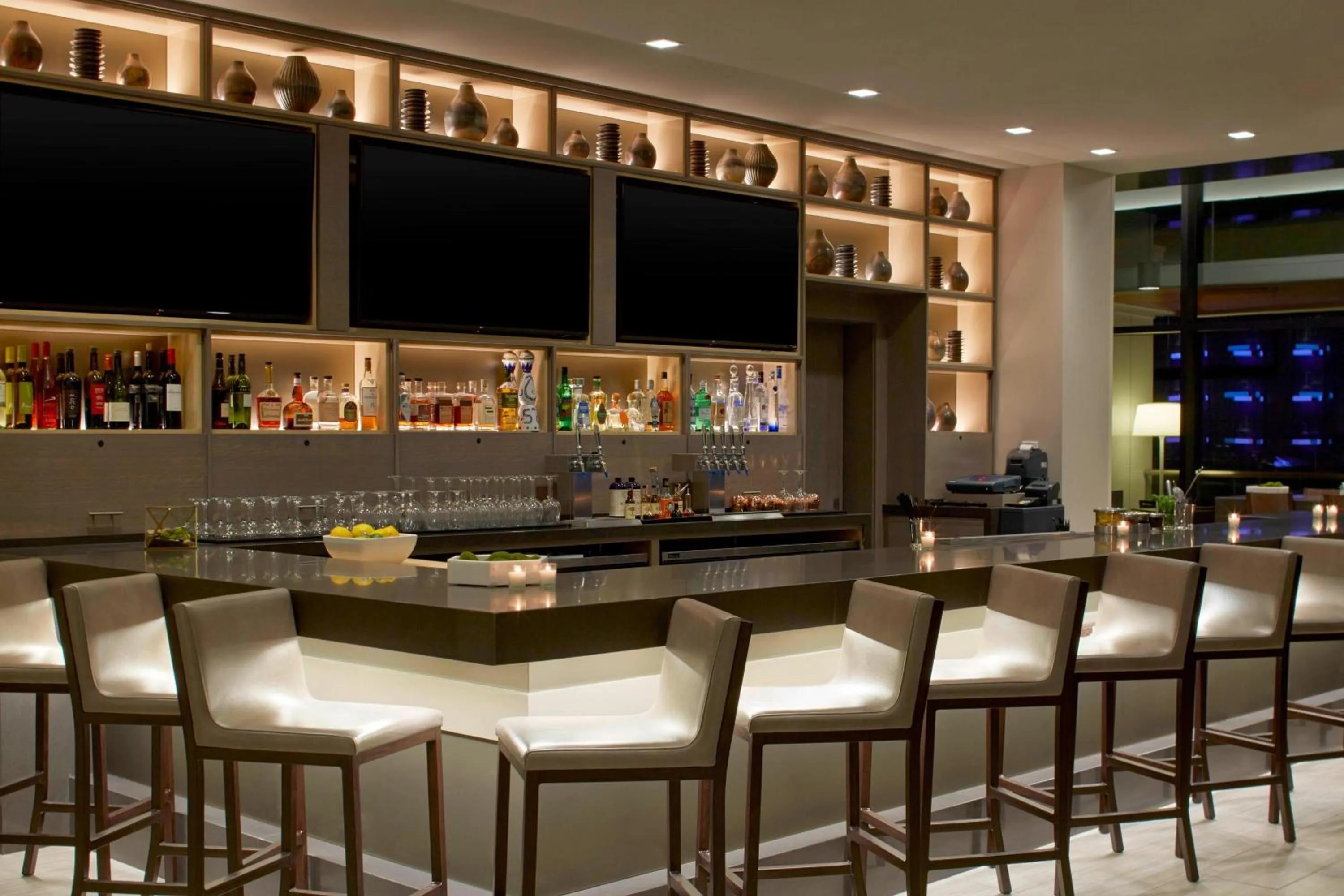 Lounge or bar in AC Hotel by Marriott Seattle Bellevue/Downtown