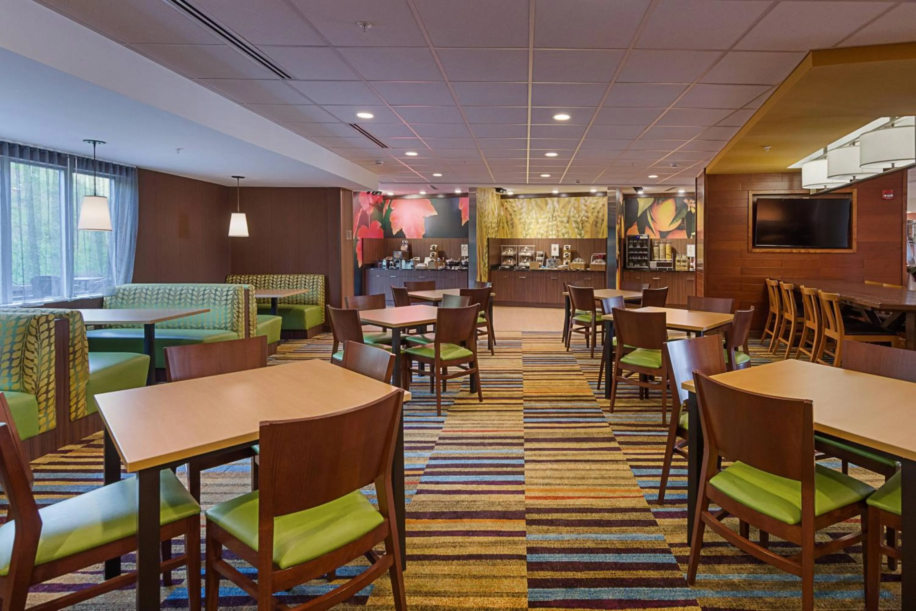 Restaurant/places to eat in Fairfield Inn & Suites by Marriott Abingdon