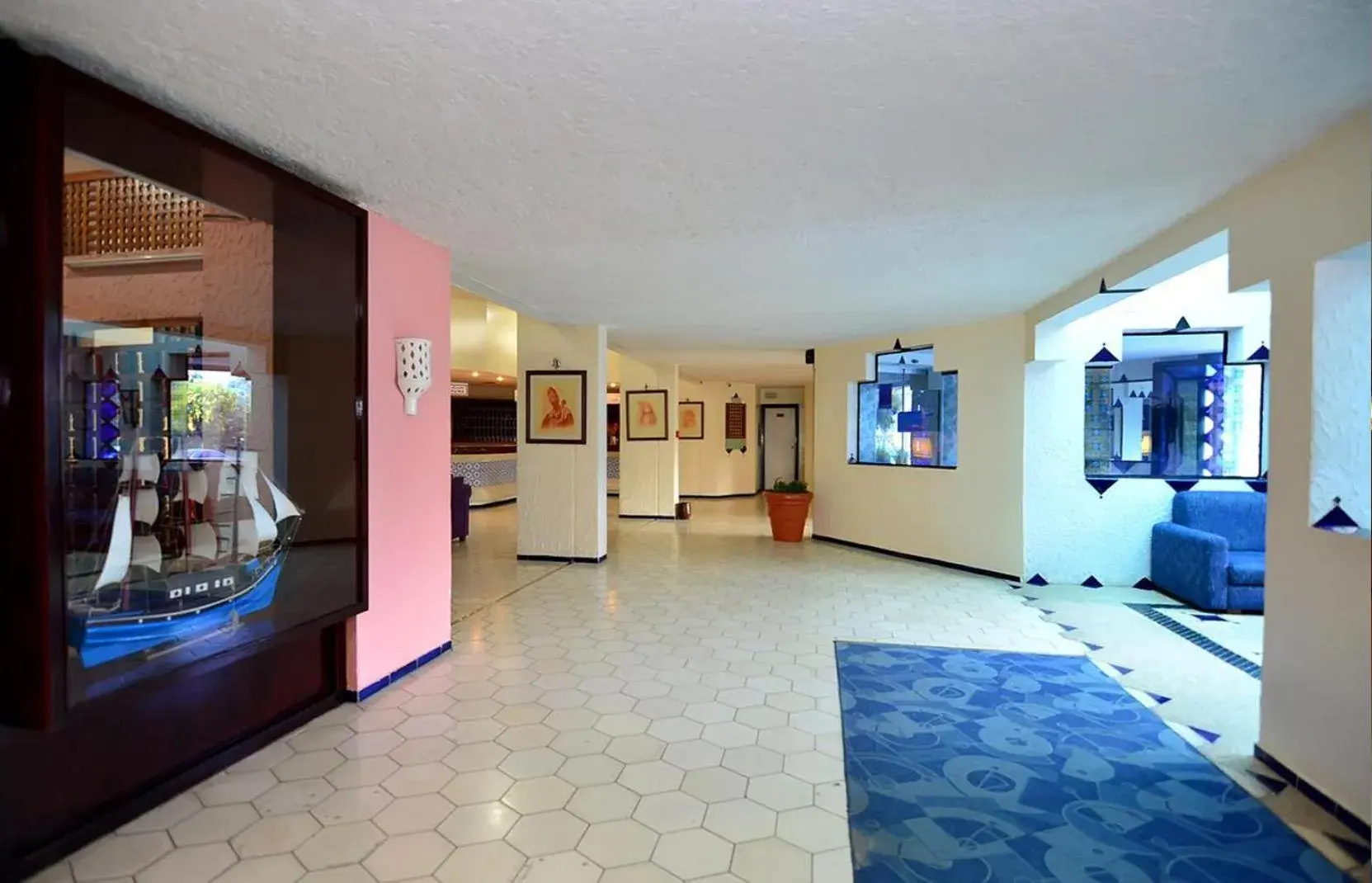 Lobby or reception in UMH Tarik Hotel