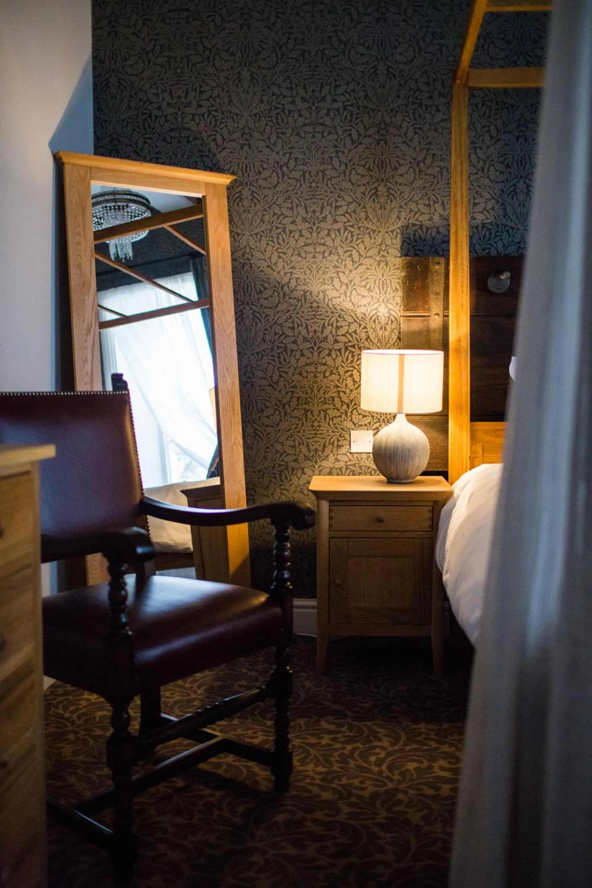 Bedroom, Bed in The Blue Boar