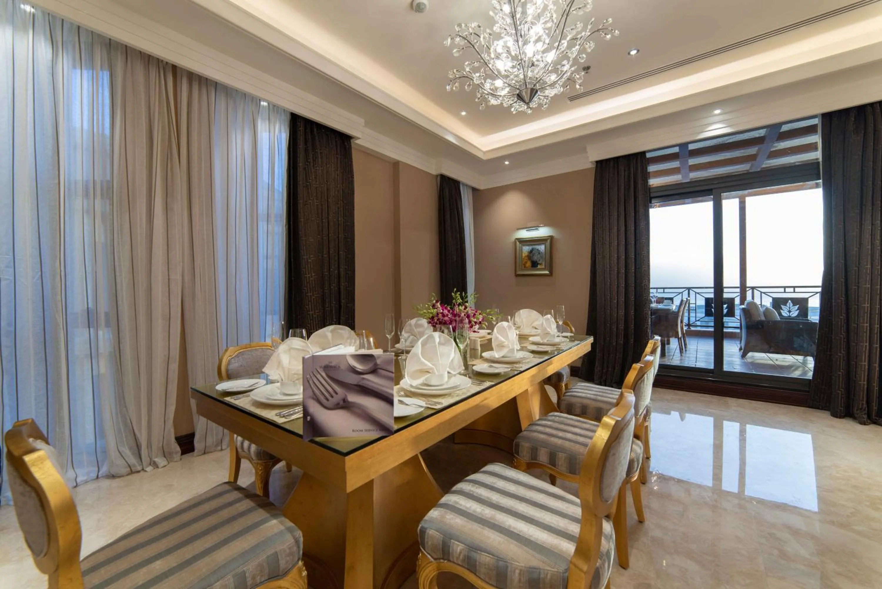 Dining area in Warwick Al Khobar