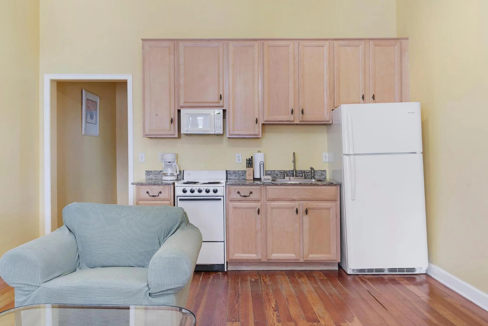 Kitchen or kitchenette in Havana Inn