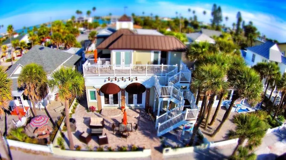 Facade/entrance in Havana Inn