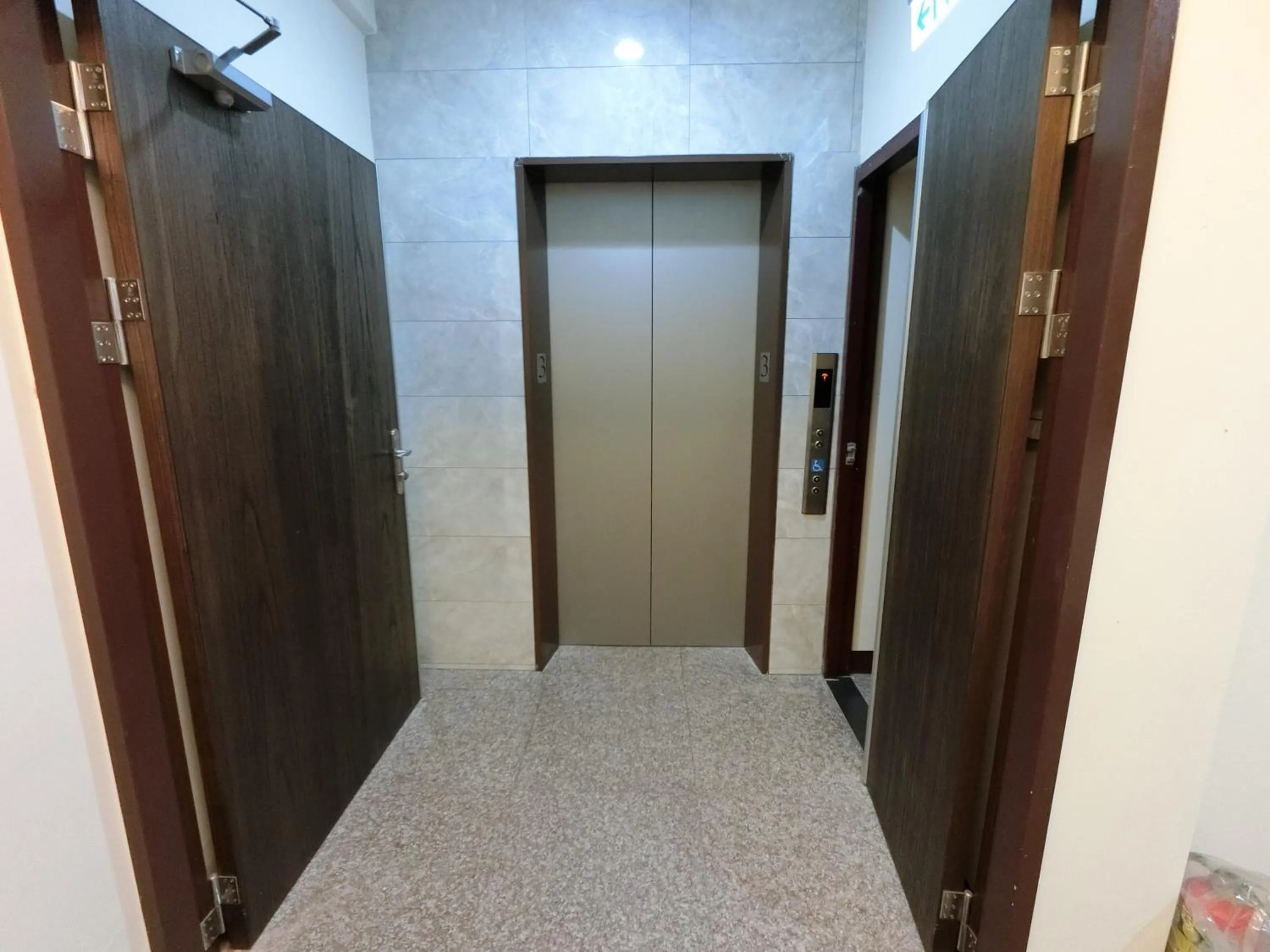 Long Zhi Yue Hotel