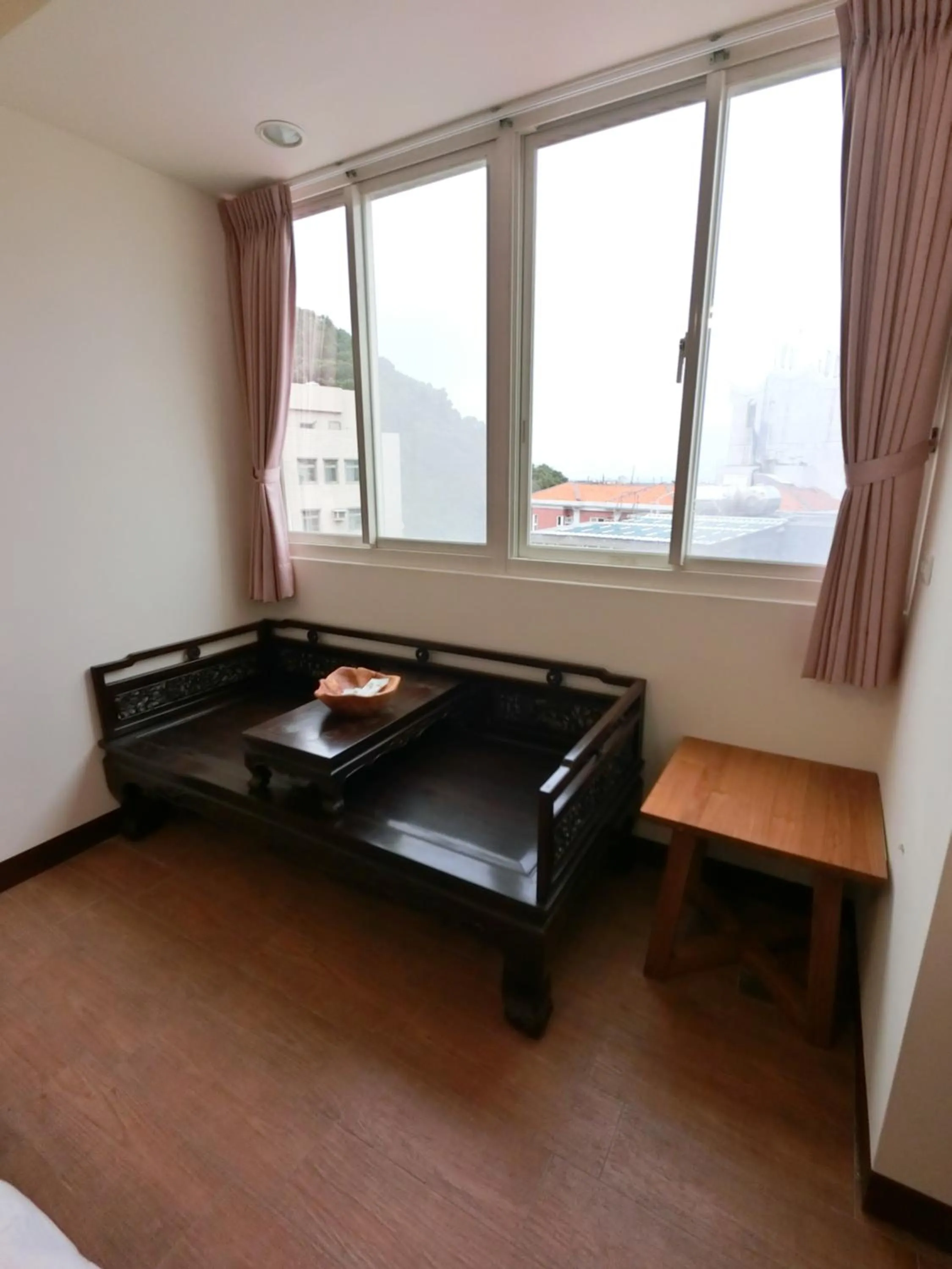 Bed in Long Zhi Yue Hotel