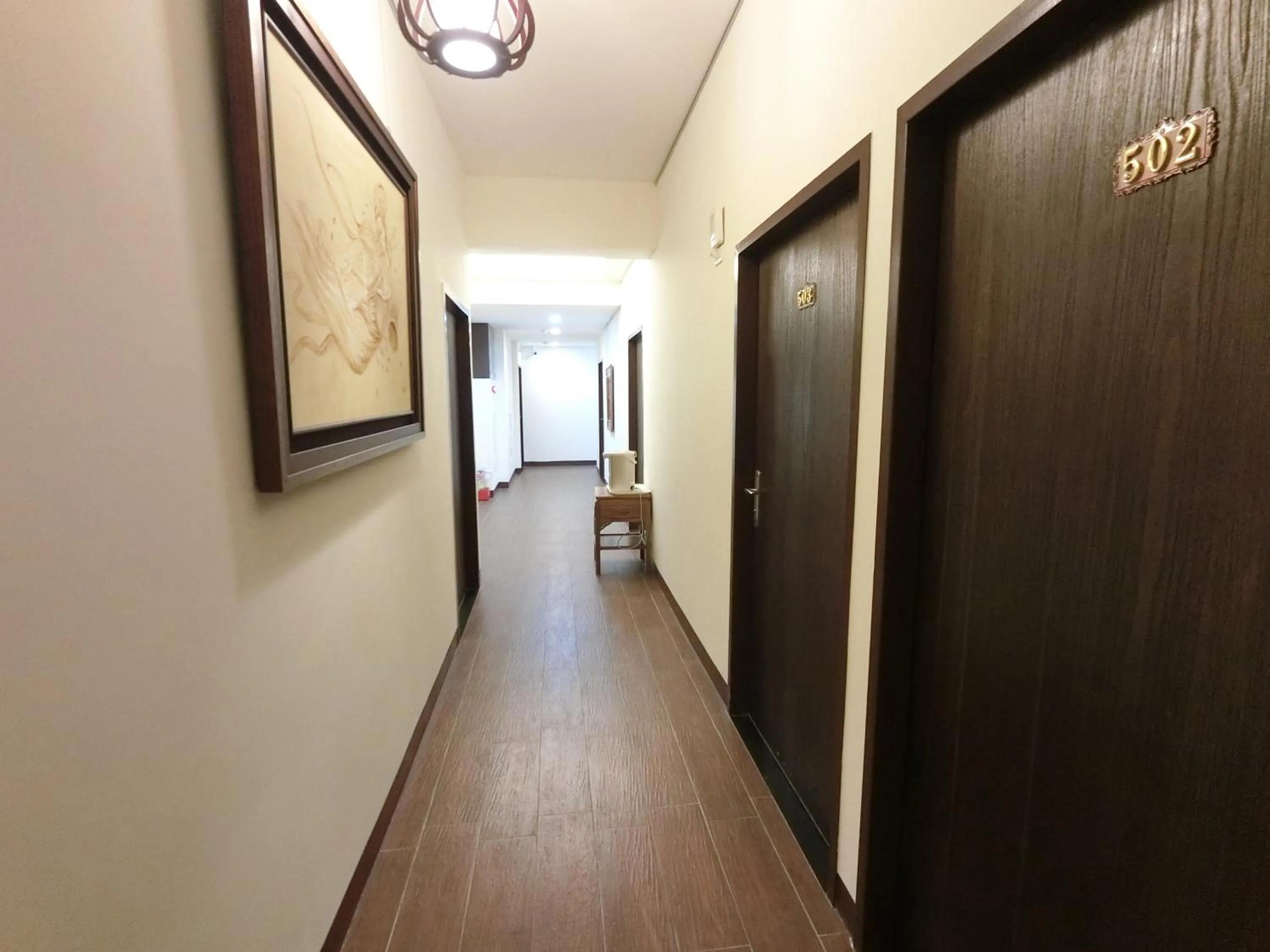 Long Zhi Yue Hotel