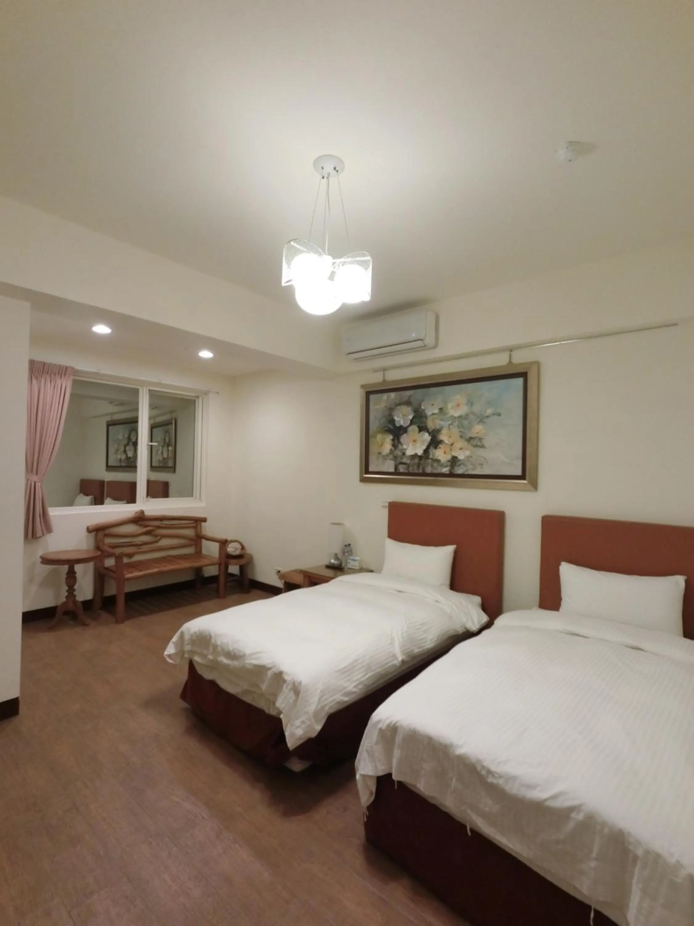 bunk bed, Bed in Long Zhi Yue Hotel