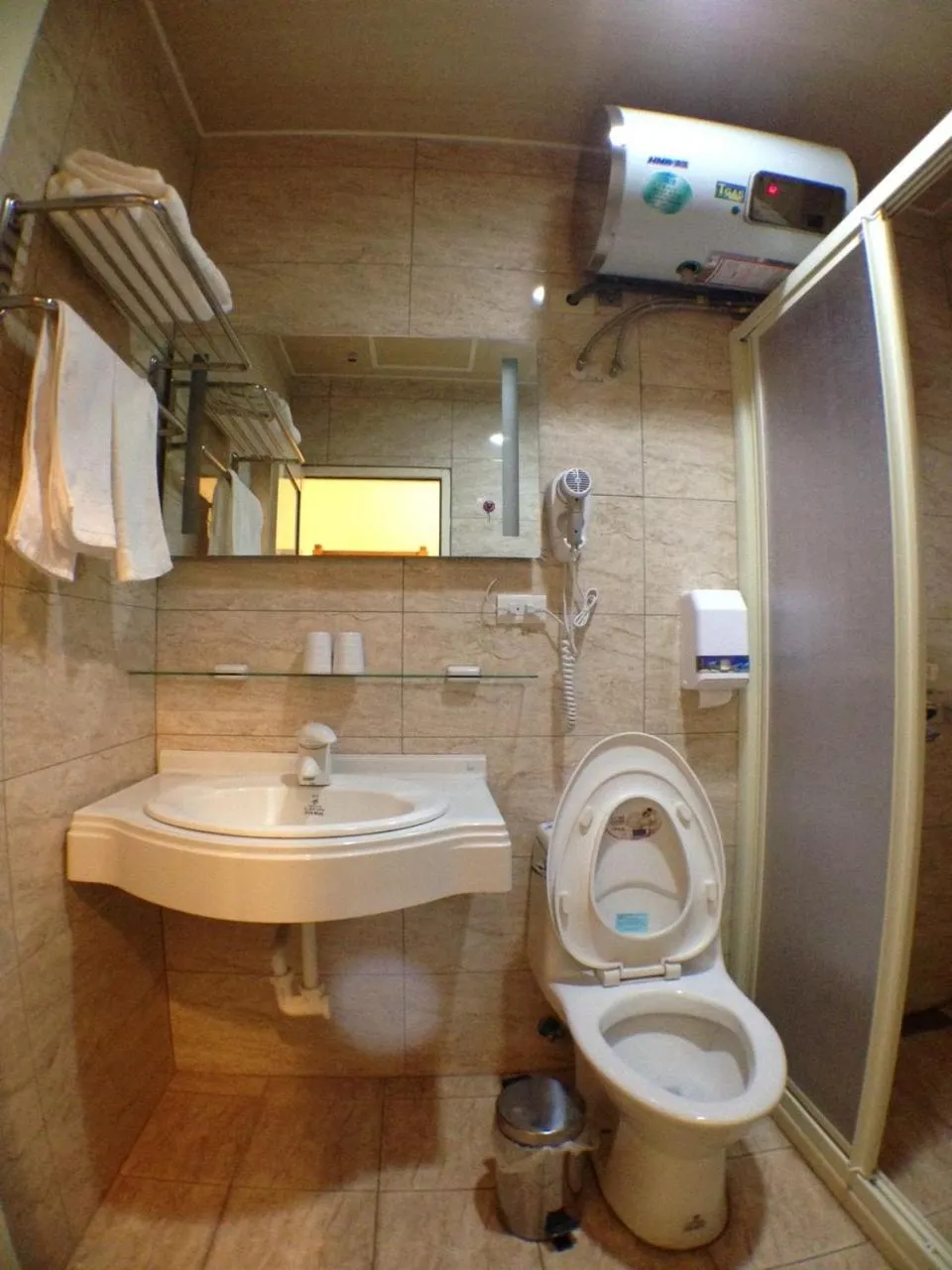 Long Zhi Yue Hotel