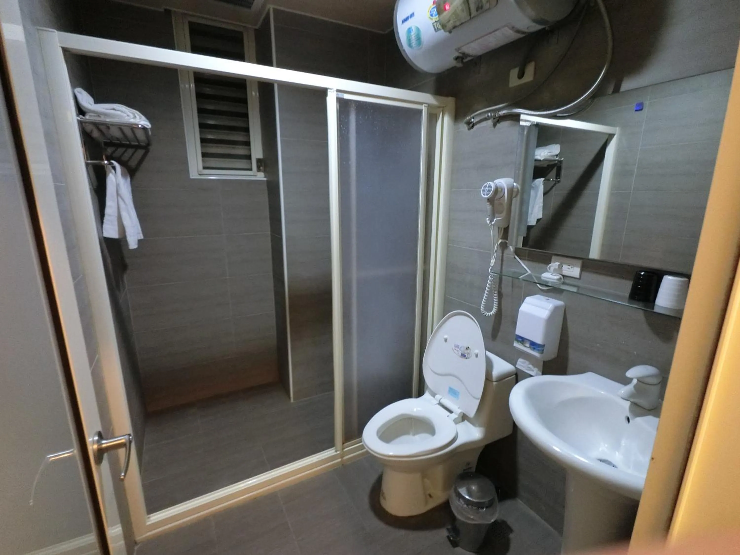 Bathroom in Long Zhi Yue Hotel