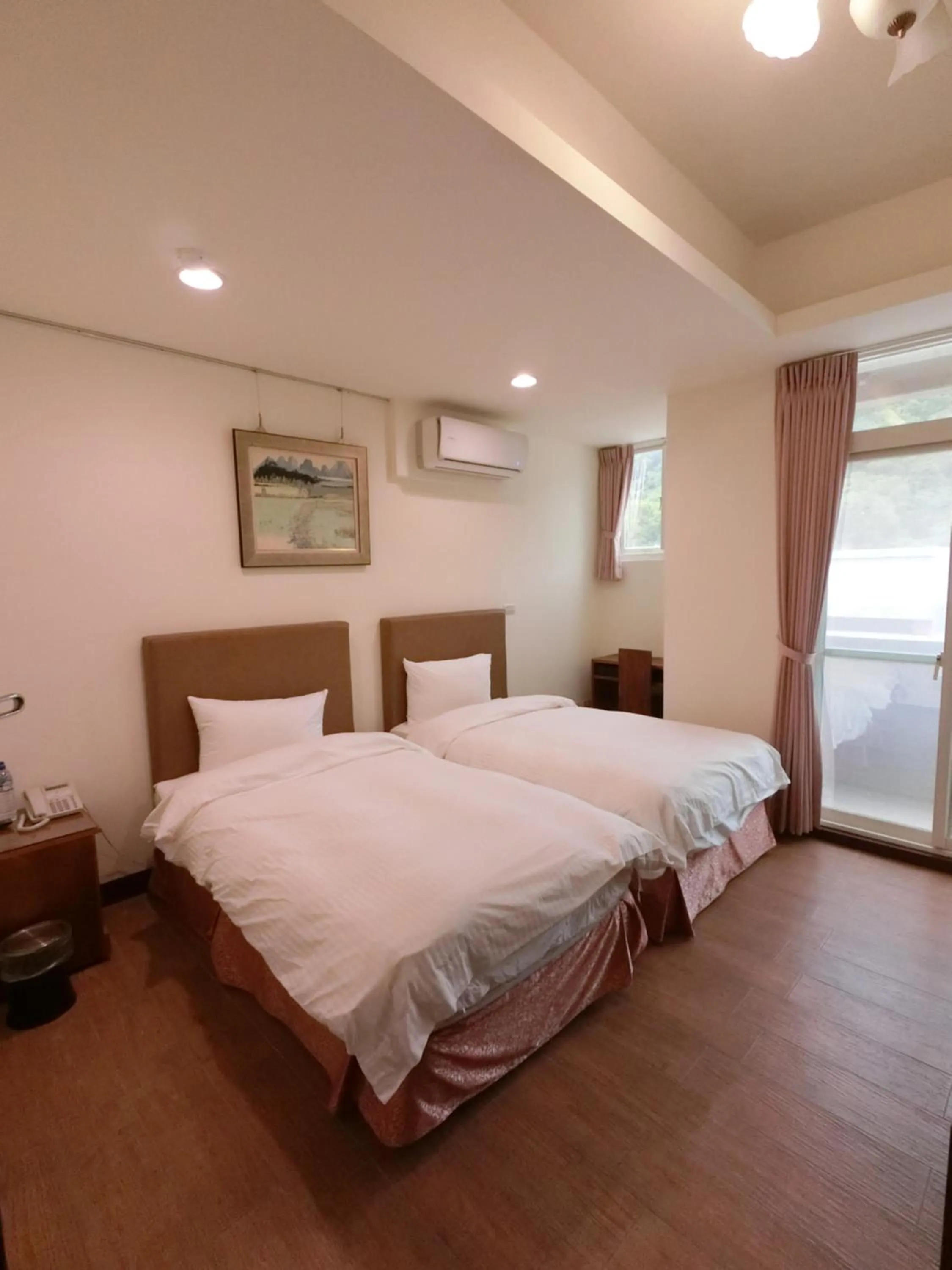 bunk bed, Bed in Long Zhi Yue Hotel