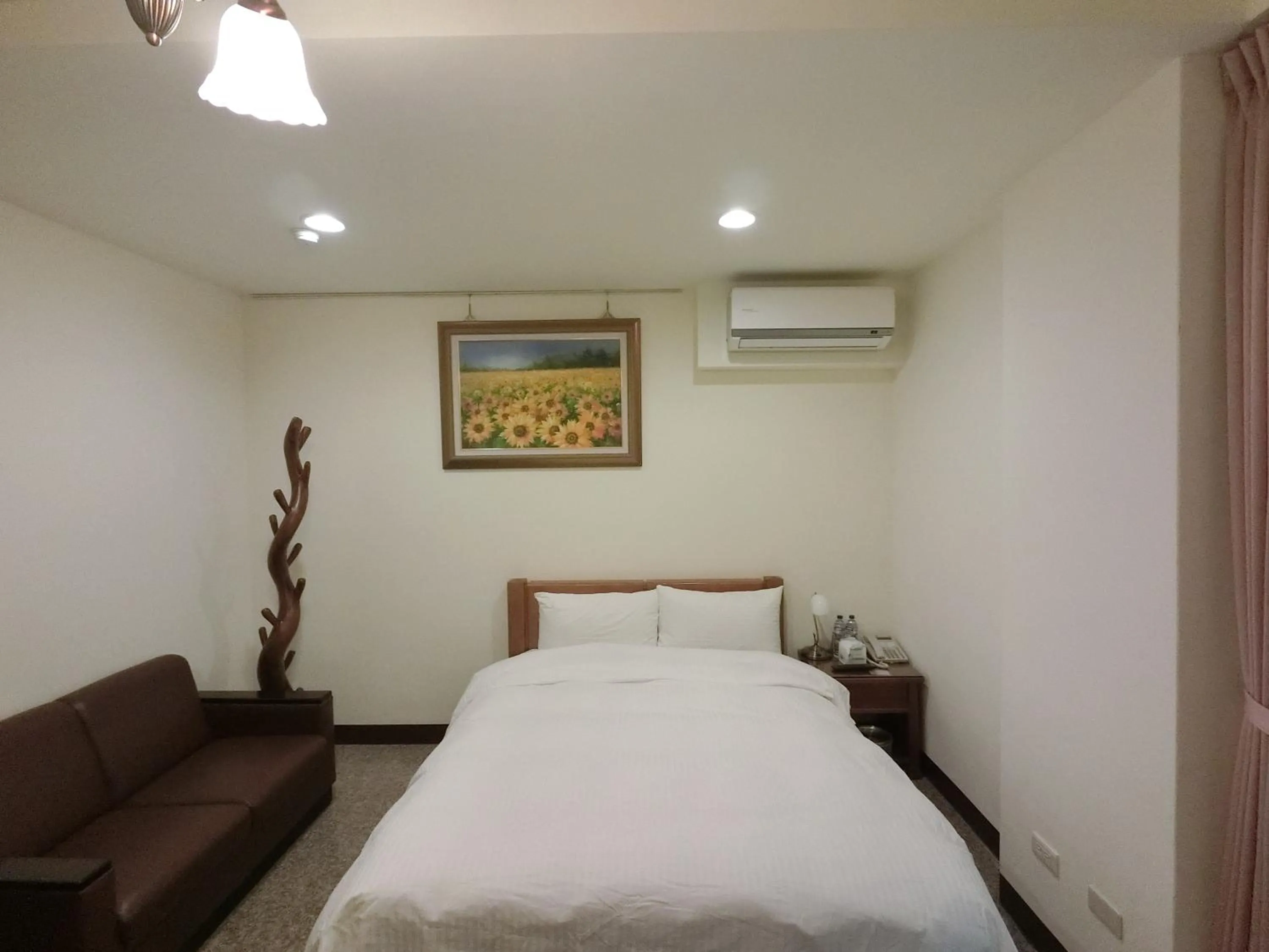 bunk bed, Bed in Long Zhi Yue Hotel
