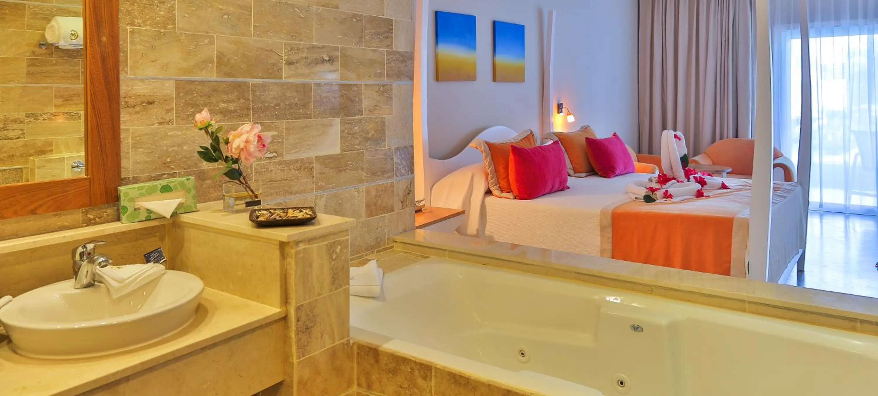 Bathroom, Bed in Cofresi Palm Beach & Spa Resort - All Inclusive
