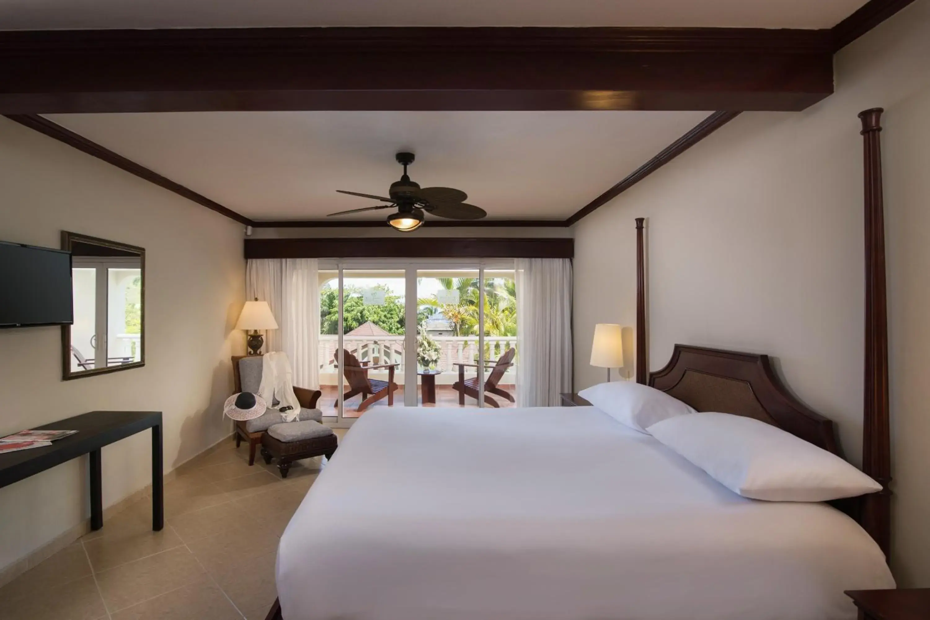 Bedroom, Bed in Cofresi Palm Beach & Spa Resort - All Inclusive Bedroom, Bed in Cofresi Palm Beach & Spa Resort - All Inclusive