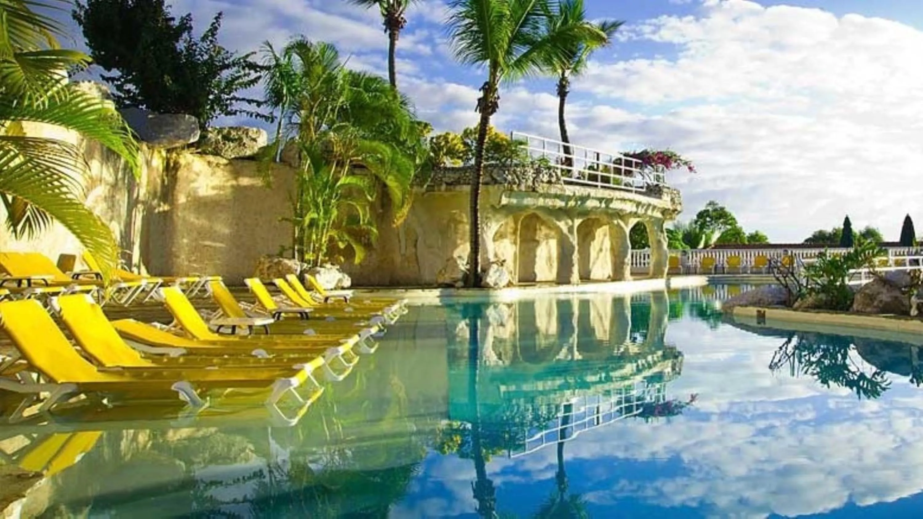 Swimming pool in Cofresi Palm Beach & Spa Resort - All Inclusive