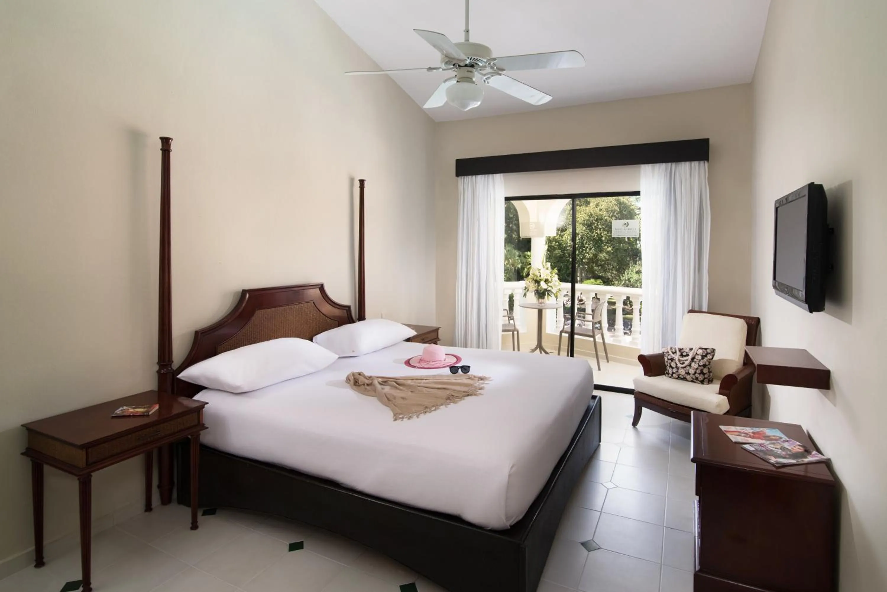 Bed in Lifestyle Tropical Beach Resort & Spa All Inclusive