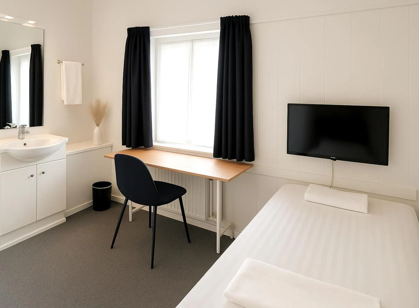 Bedroom, Bed in CentralHotellet