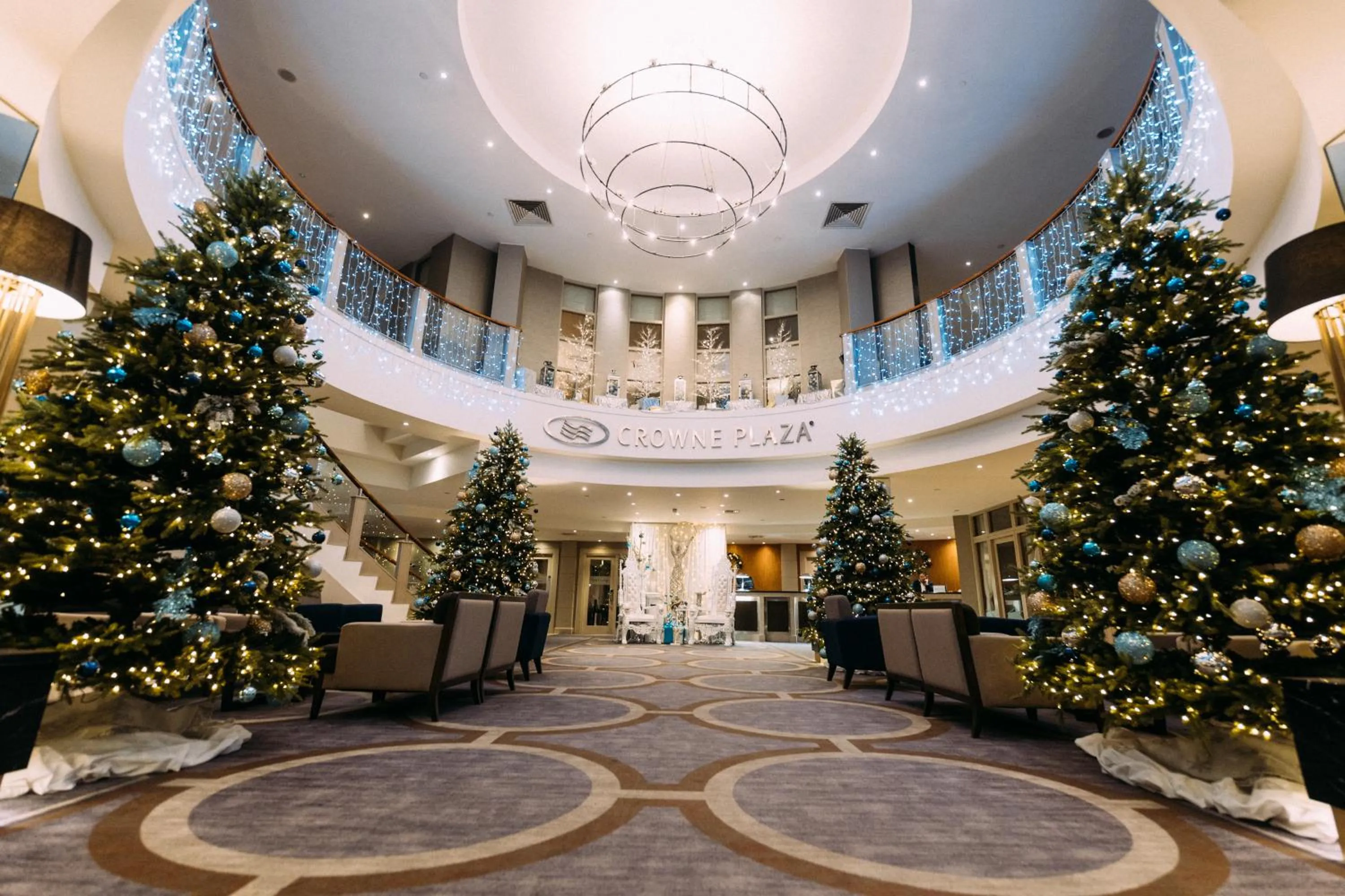 Lobby or reception in Crowne Plaza - Belfast by IHG