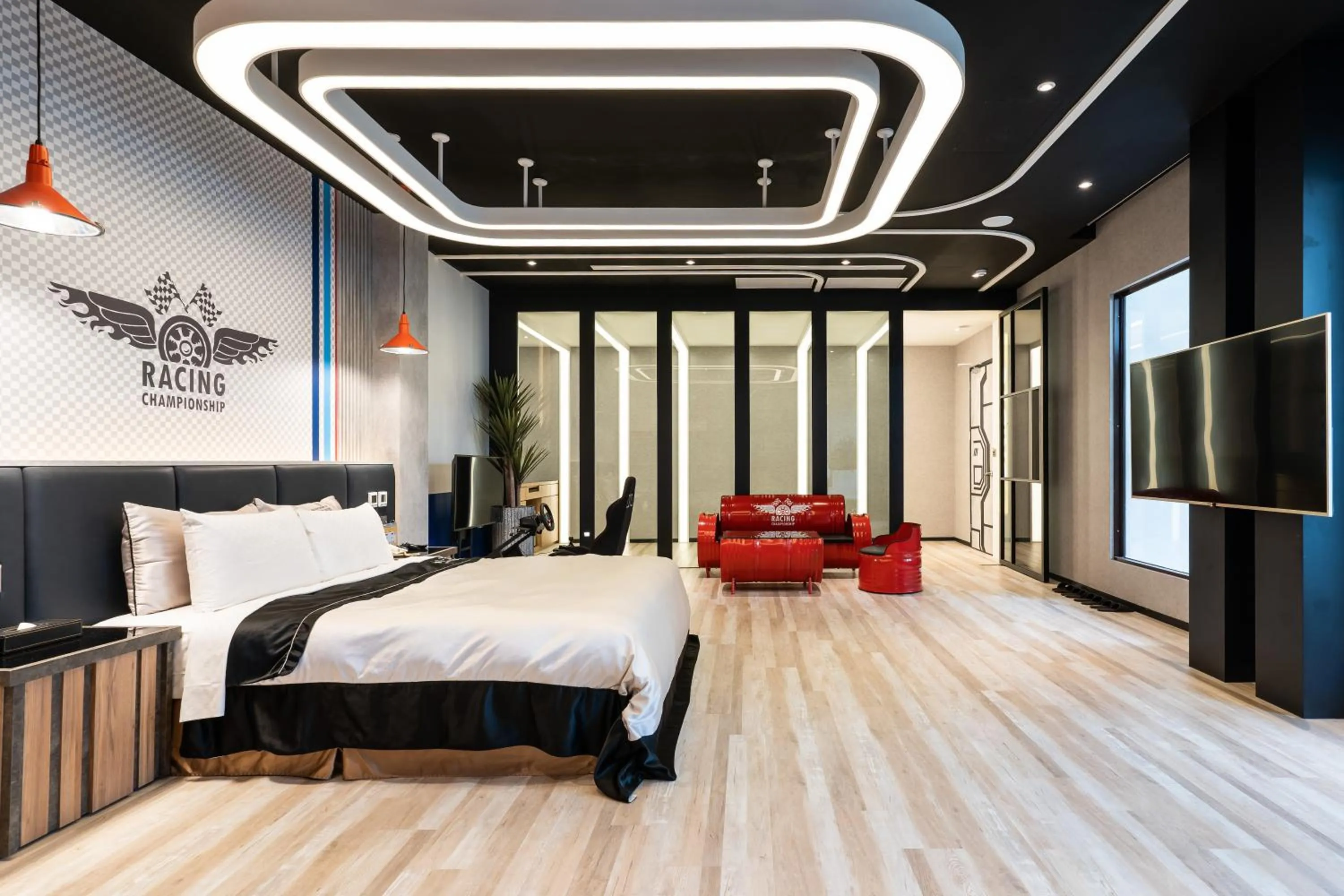 Photo of the whole room, Bed in Aquarius Motel