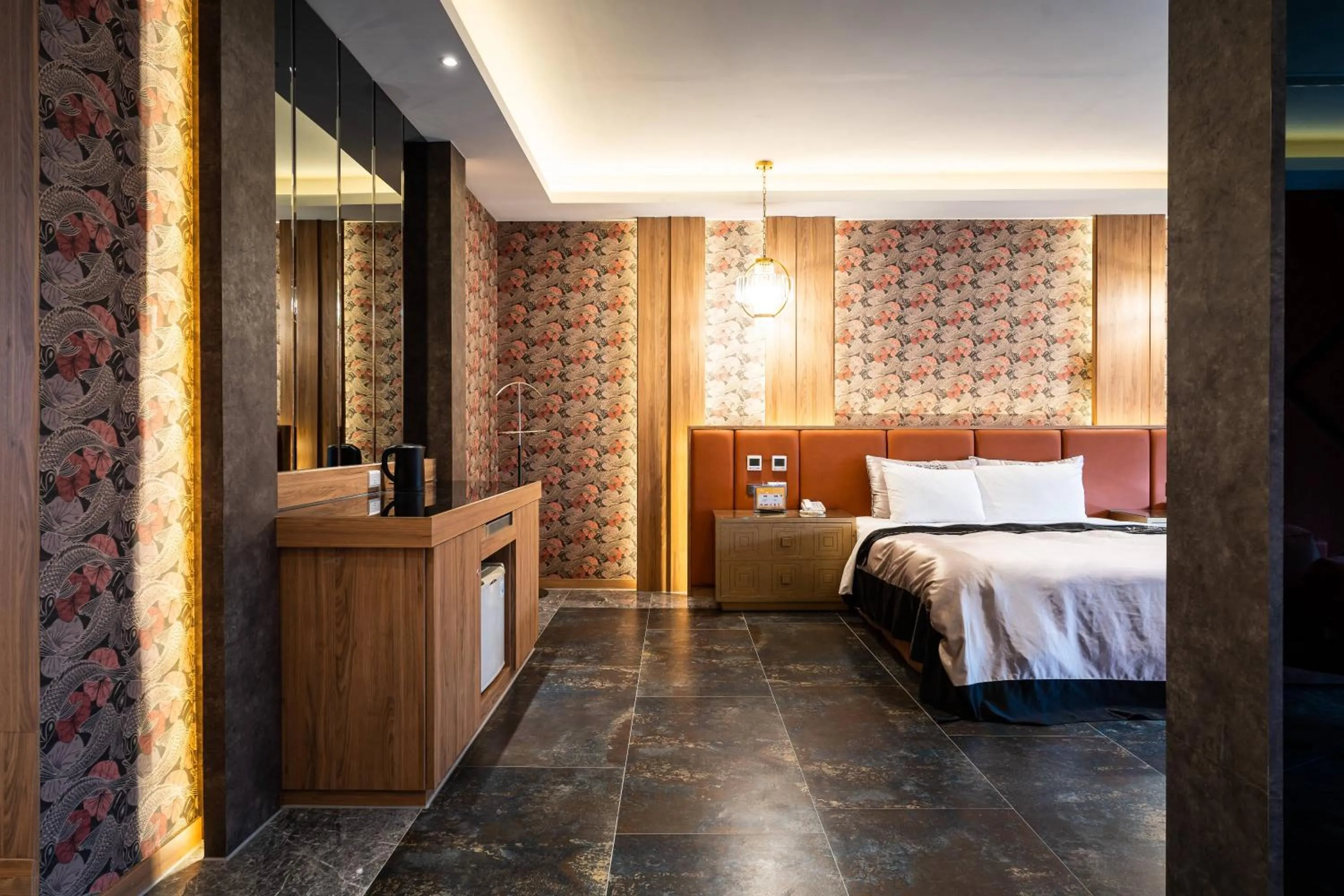 Photo of the whole room, Bed in Aquarius Motel