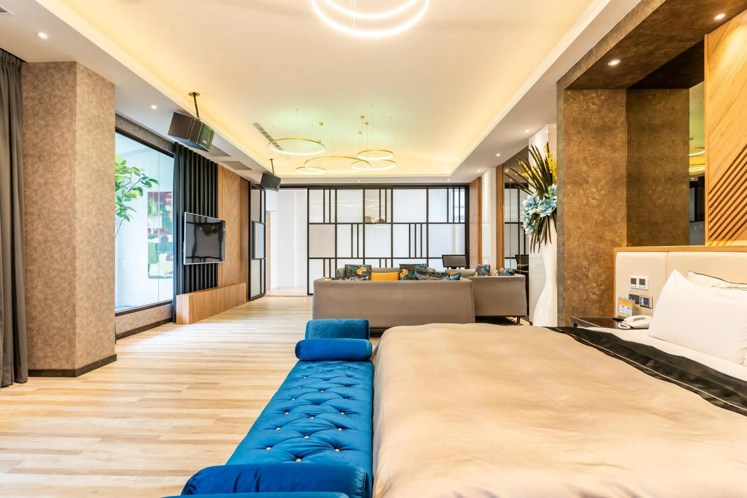 Photo of the whole room, Bed in Aquarius Motel