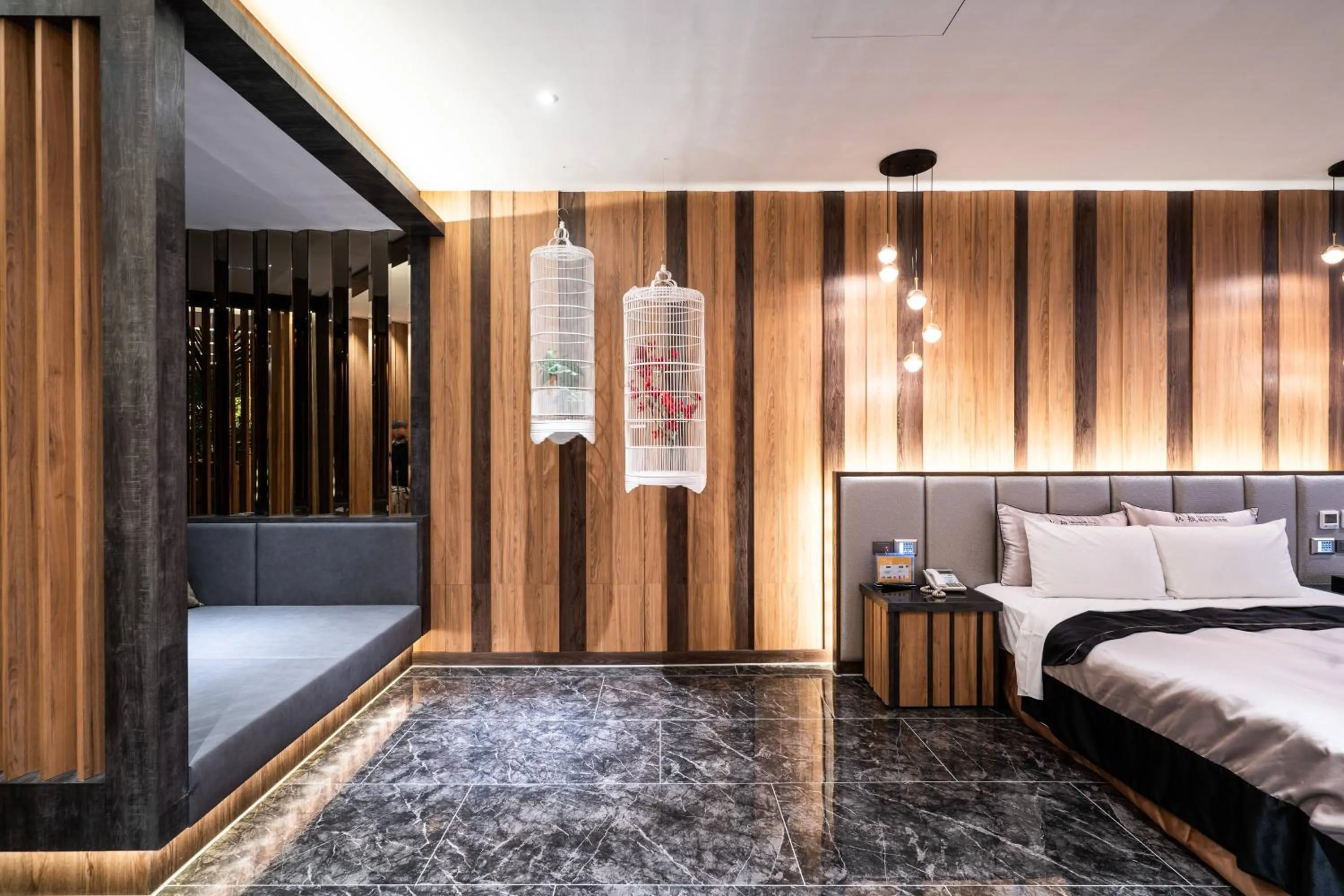 Photo of the whole room, Bed in Aquarius Motel