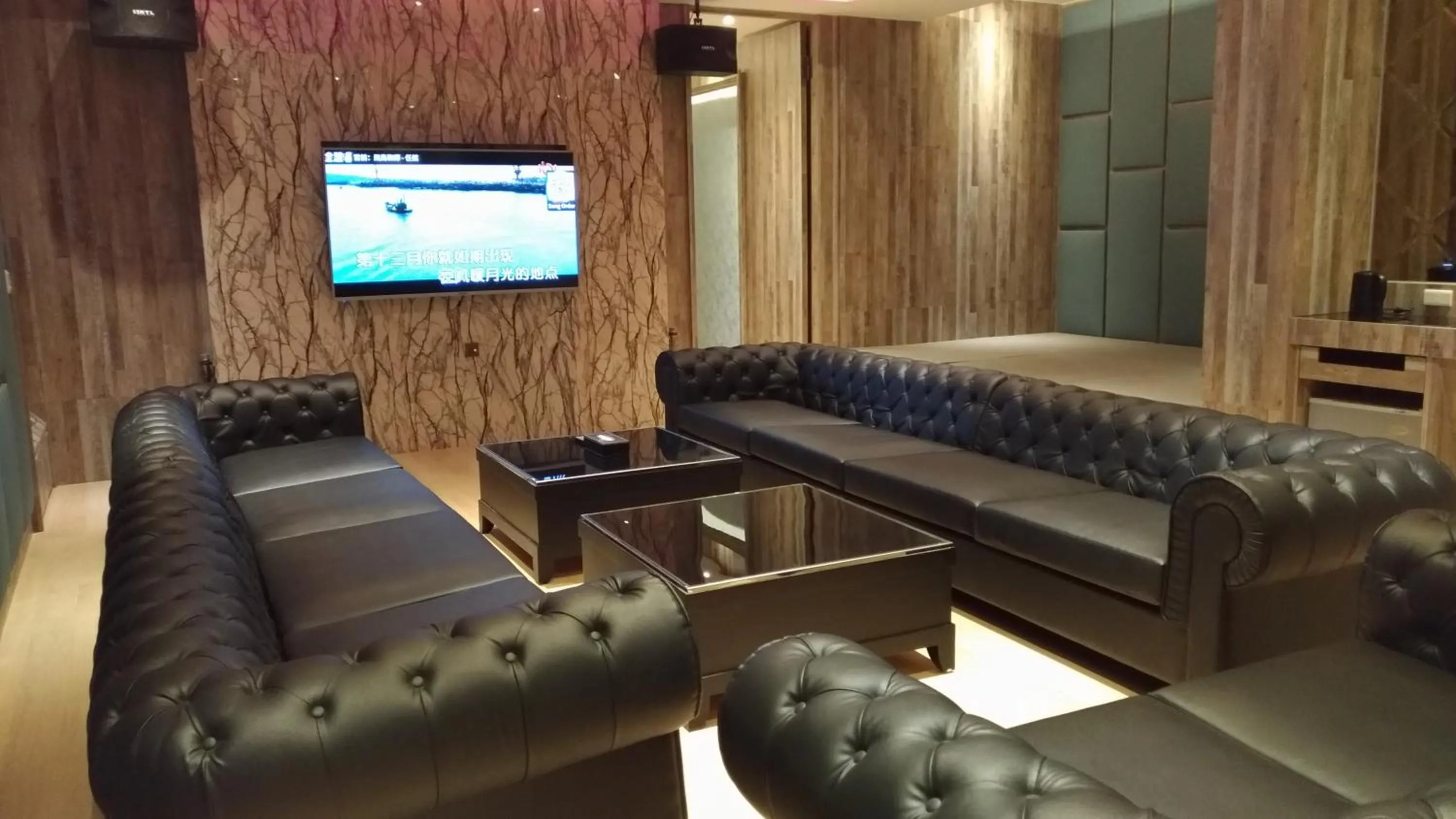 Photo of the whole room in Aquarius Motel