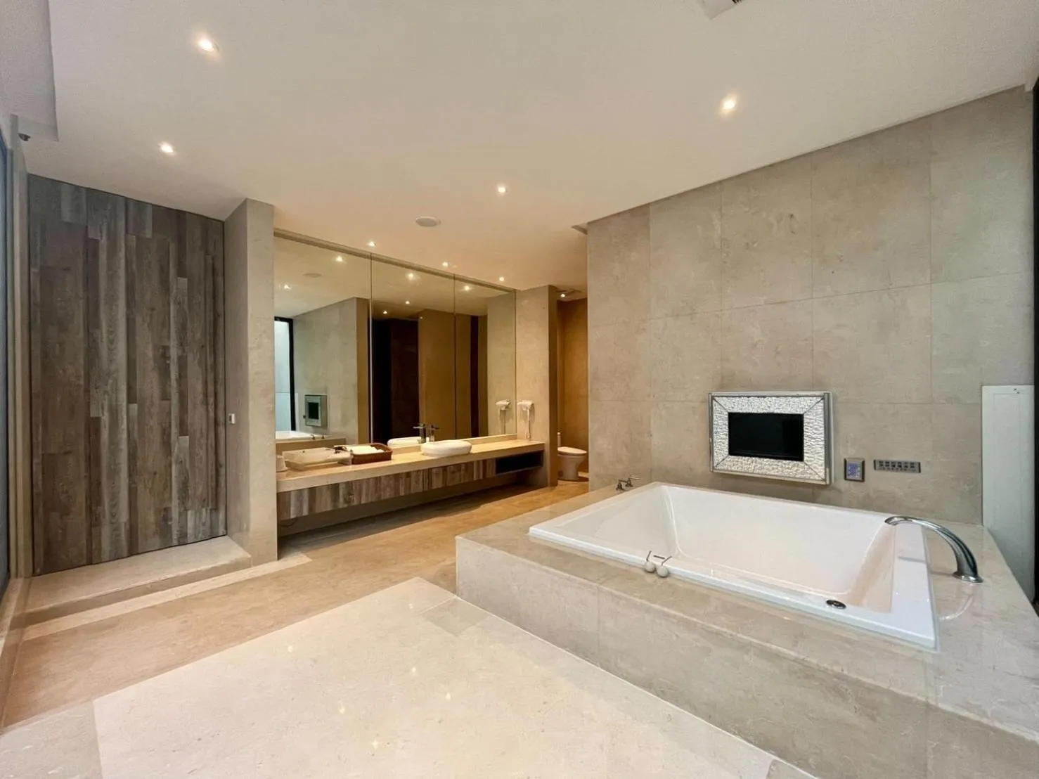 Bathroom in Aquarius Motel