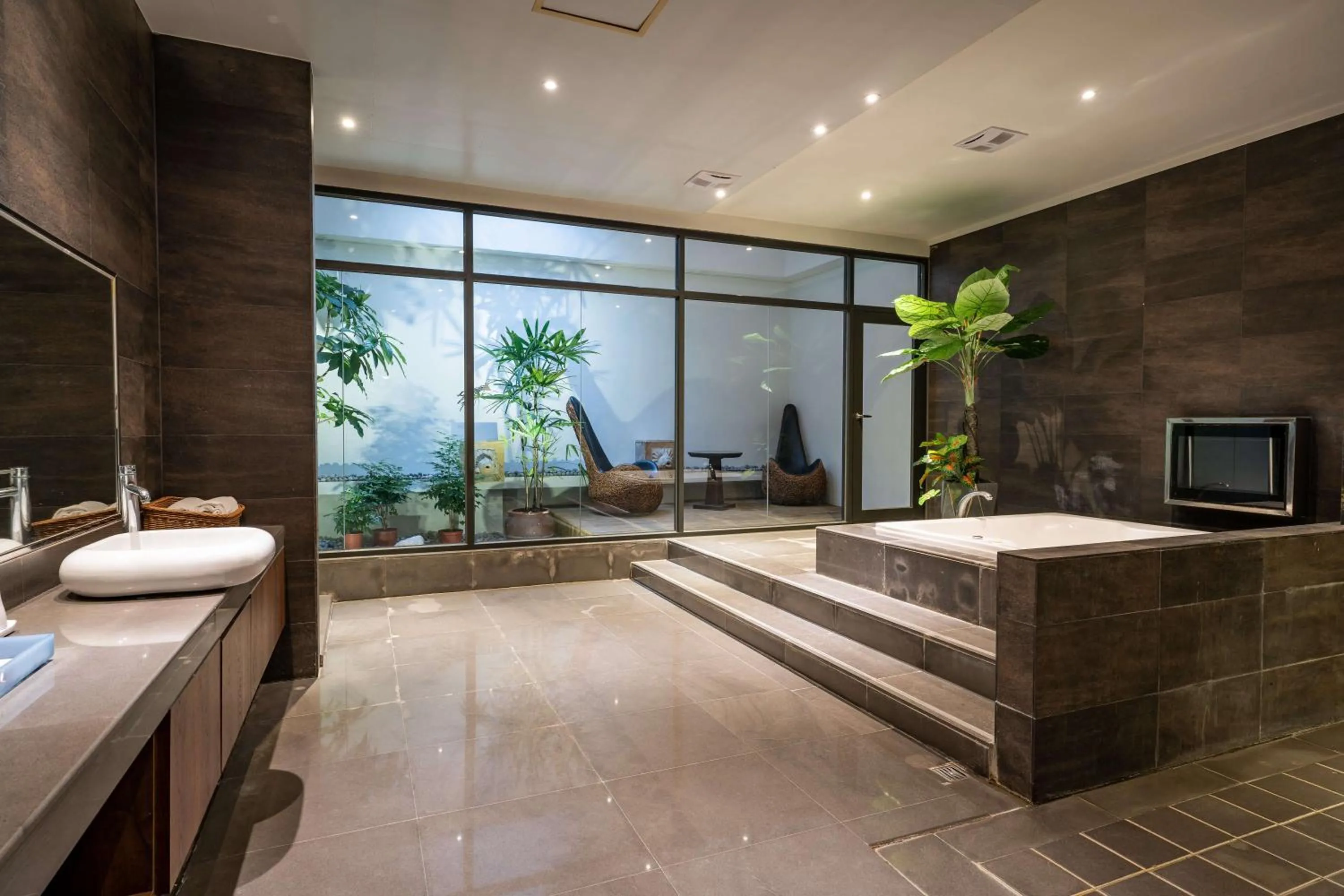 Bathroom in Aquarius Motel