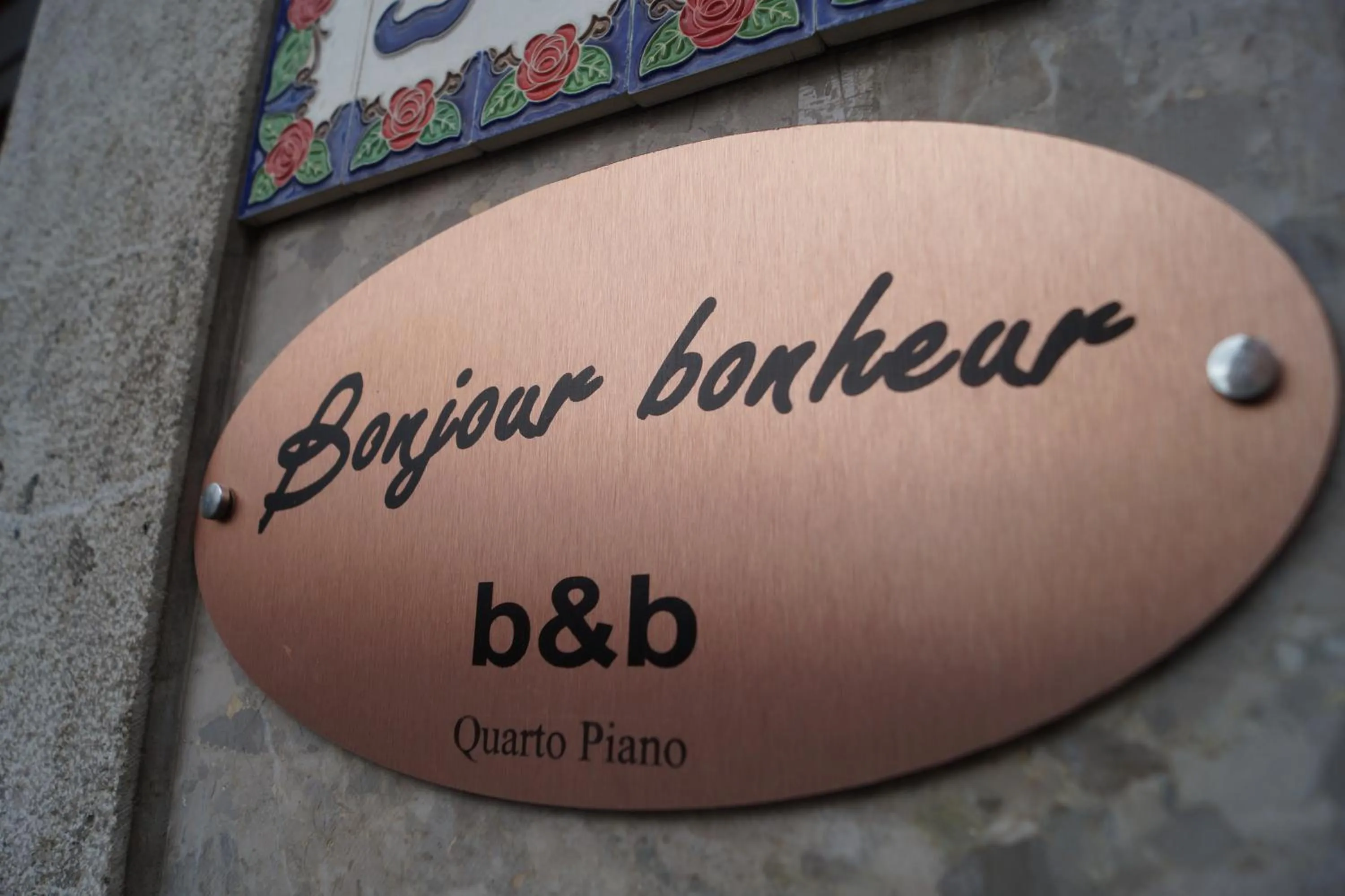 Property logo or sign in Bonjour Bonheur
