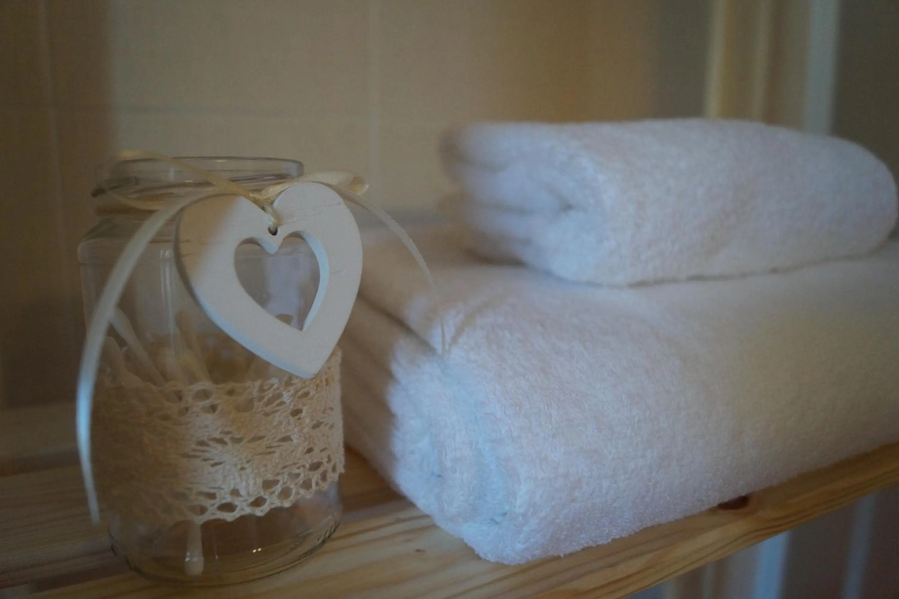 Communal lounge/ TV room, Bed in Bonjour Bonheur