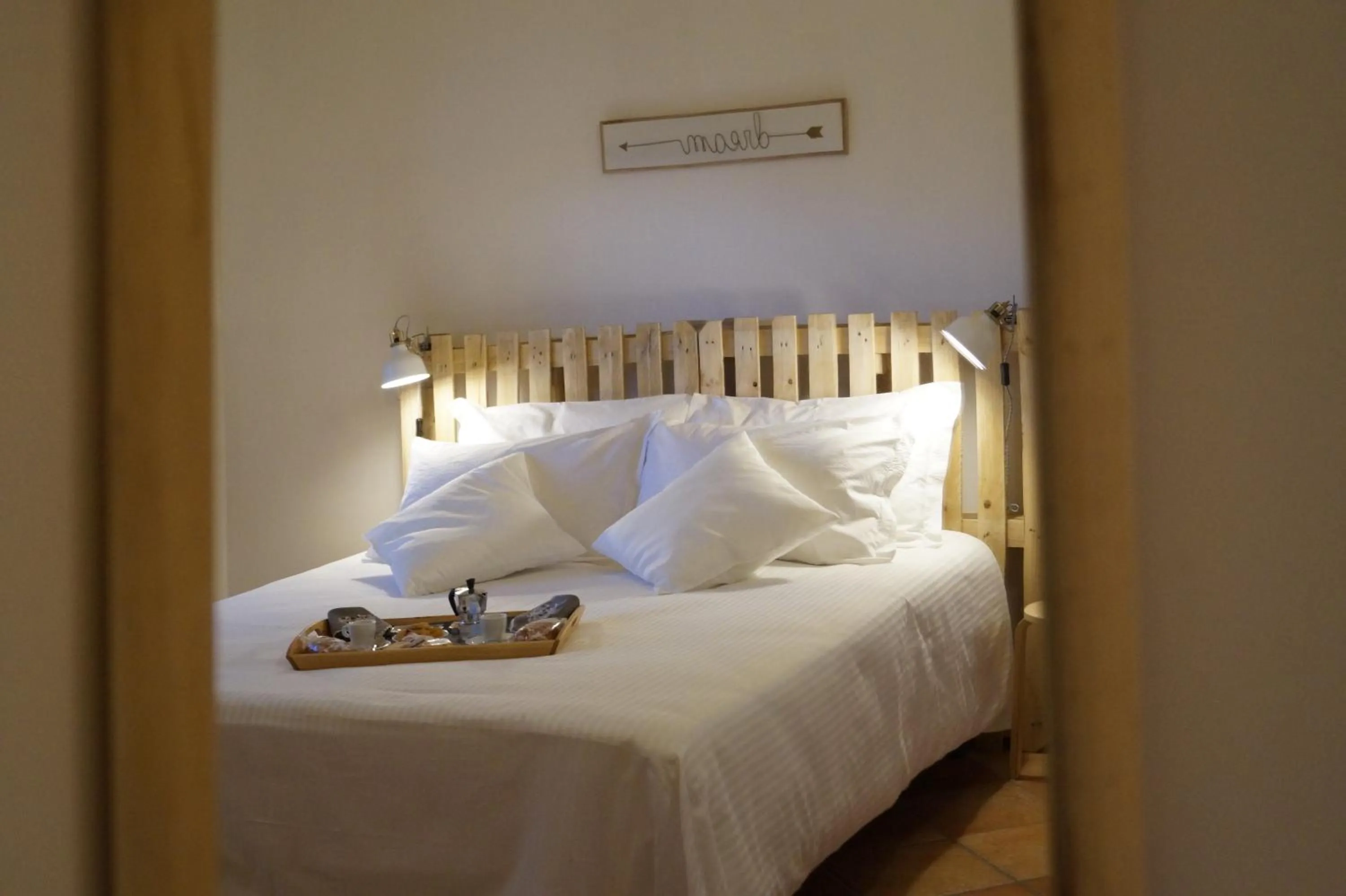 Bed in Bonjour Bonheur