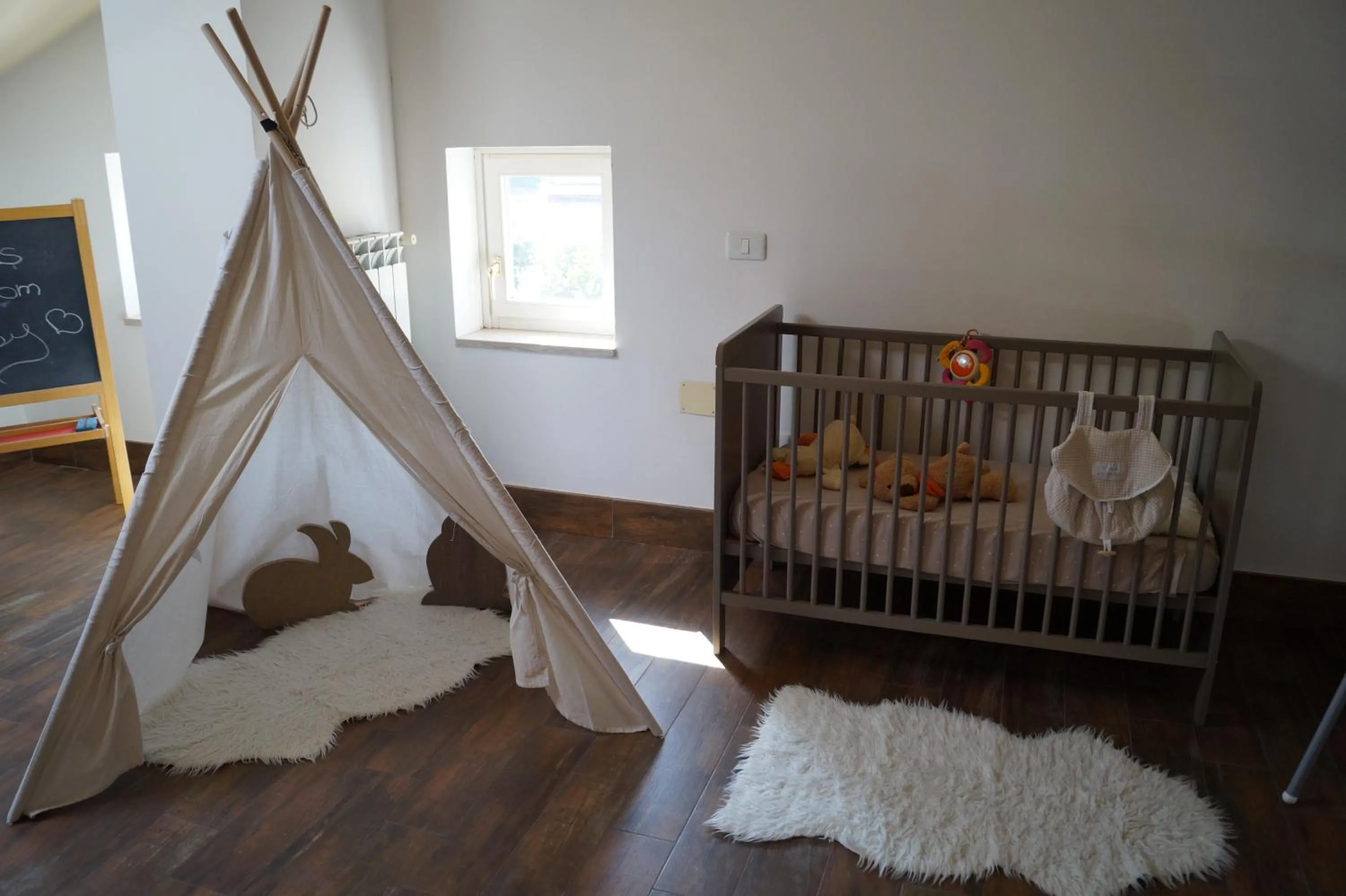 Children play ground, Bed in Bonjour Bonheur