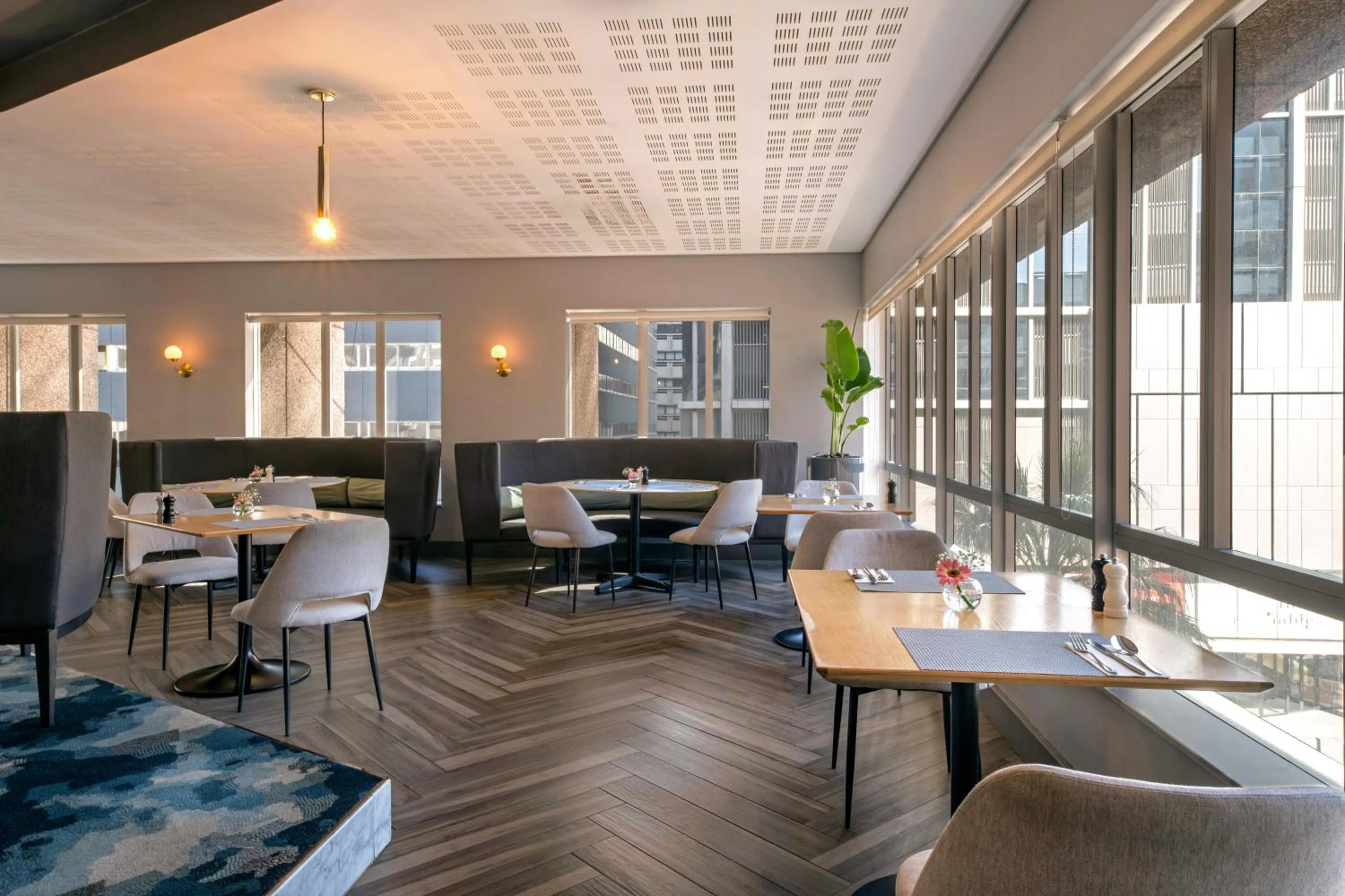 Restaurant/places to eat in Pullman Cape Town City Centre