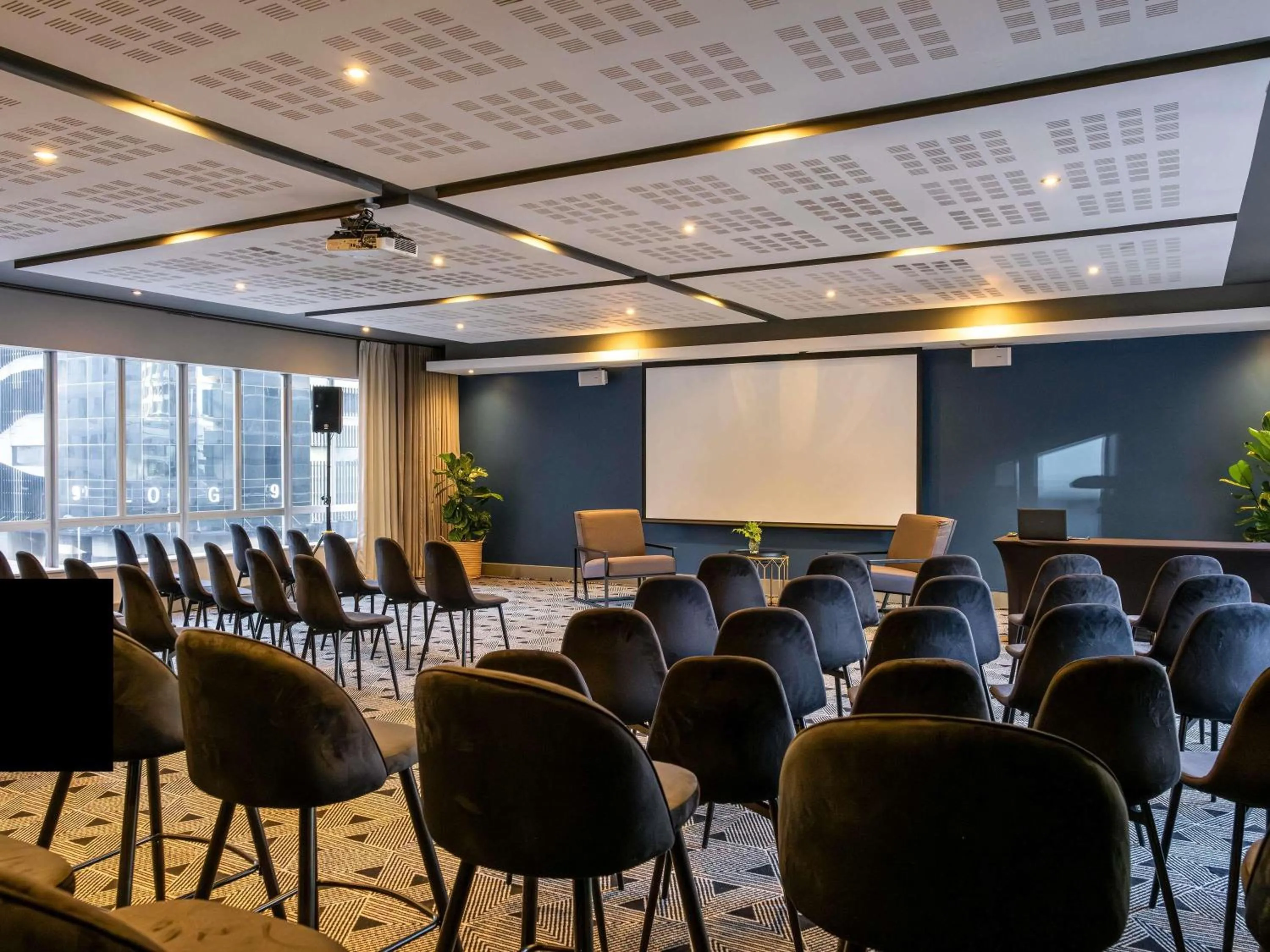 Meeting/conference room in Pullman Cape Town City Centre