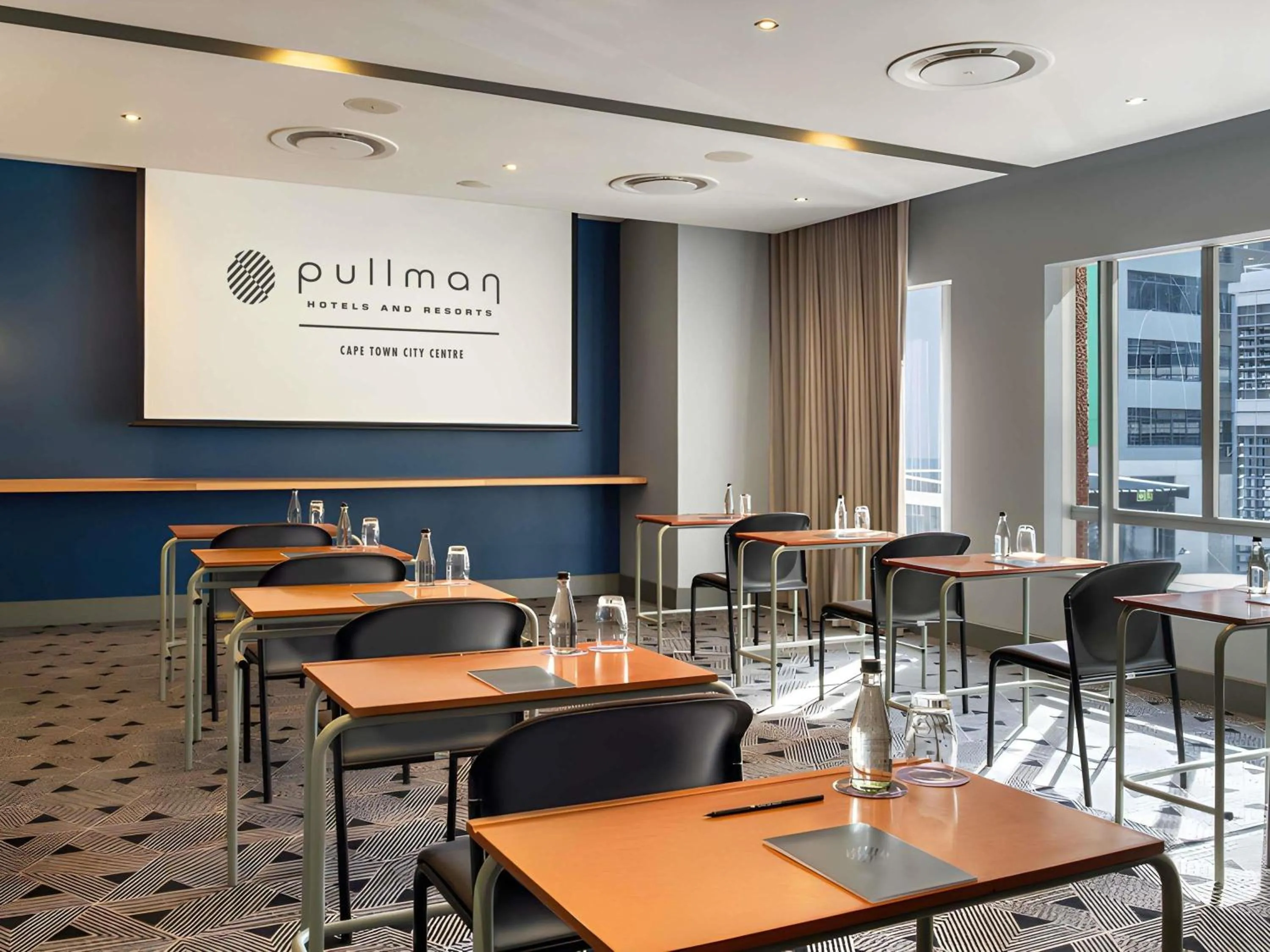 Meeting/conference room in Pullman Cape Town City Centre