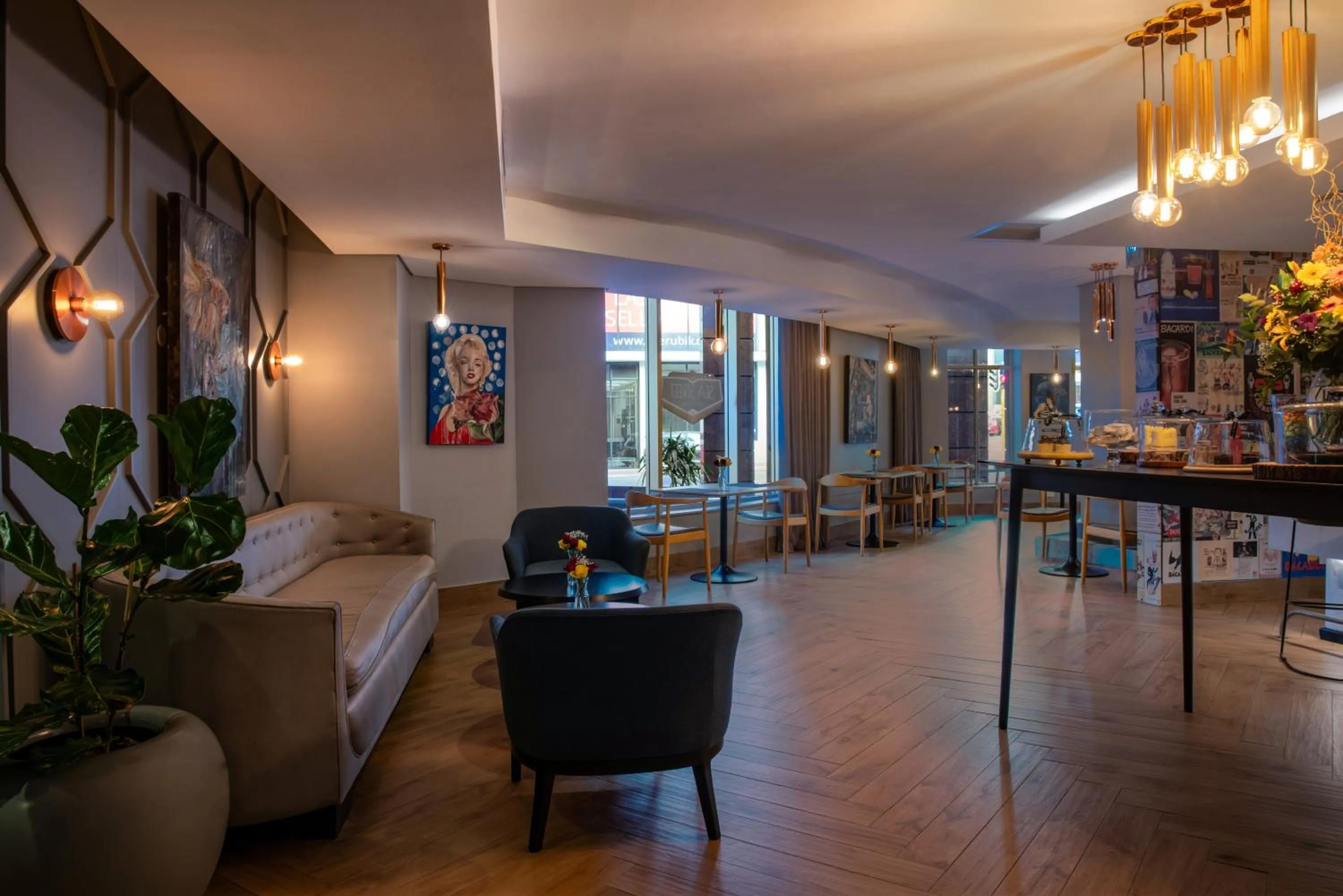 Restaurant/places to eat in Pullman Cape Town City Centre