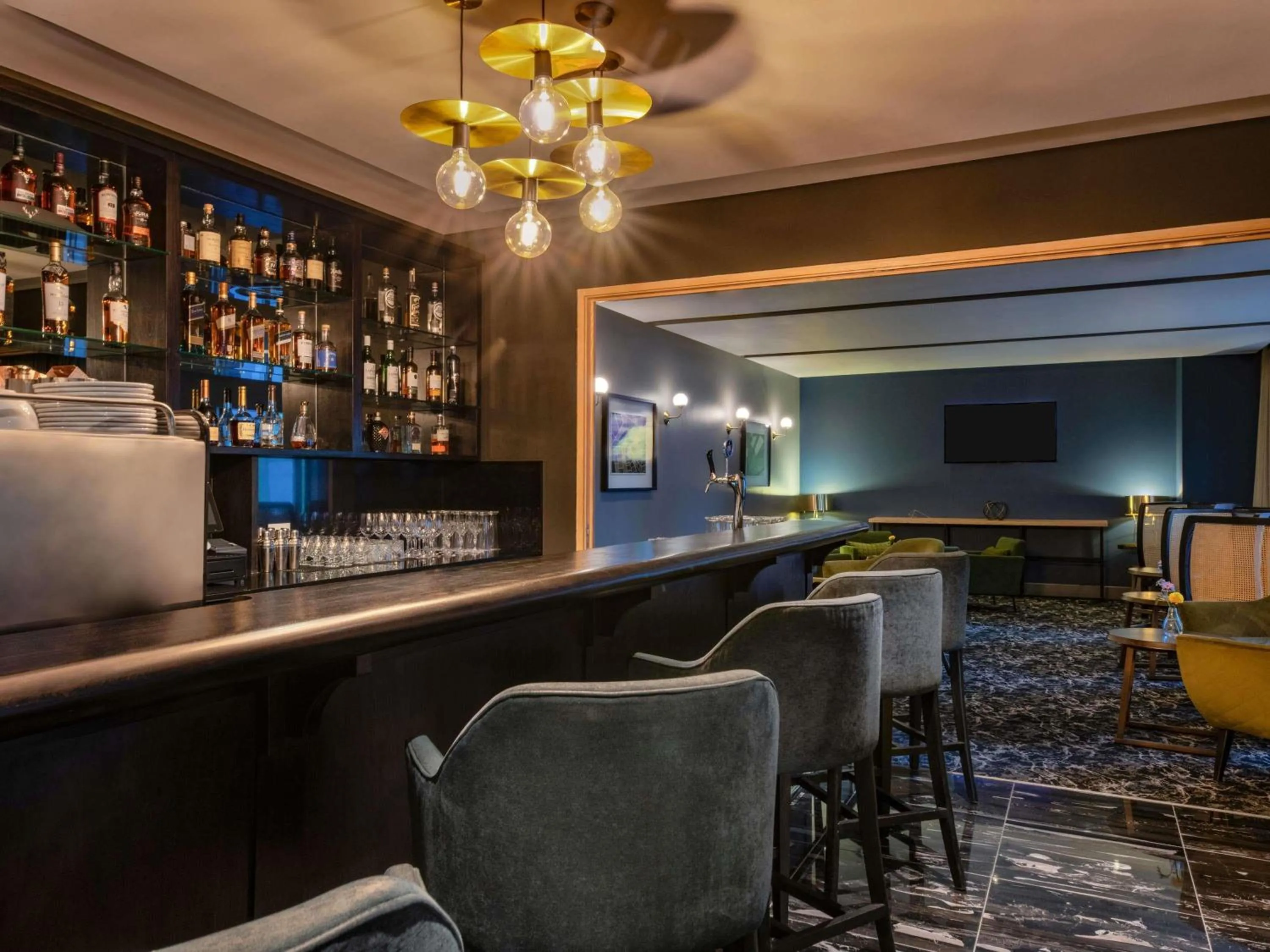 Lounge or bar in Pullman Cape Town City Centre