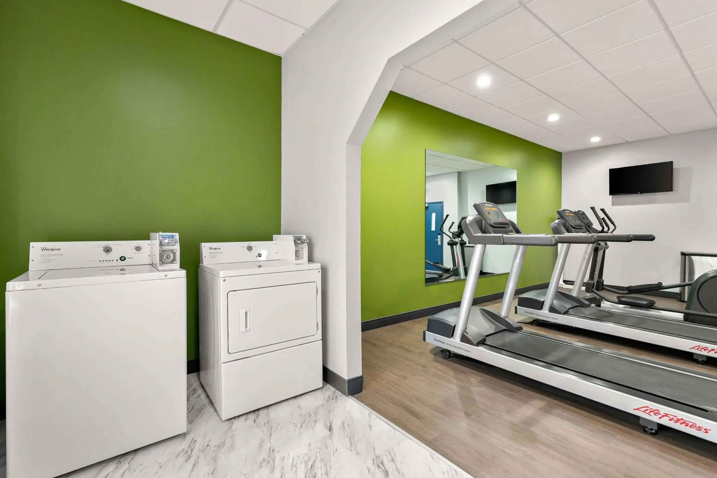 Fitness centre/facilities in Country Inn & Suites by Radisson, Commerce, GA Near SK Battery Plant Fitness centre/facilities in Country Inn & Suites by Radisson, Commerce, GA Near SK Battery Plant