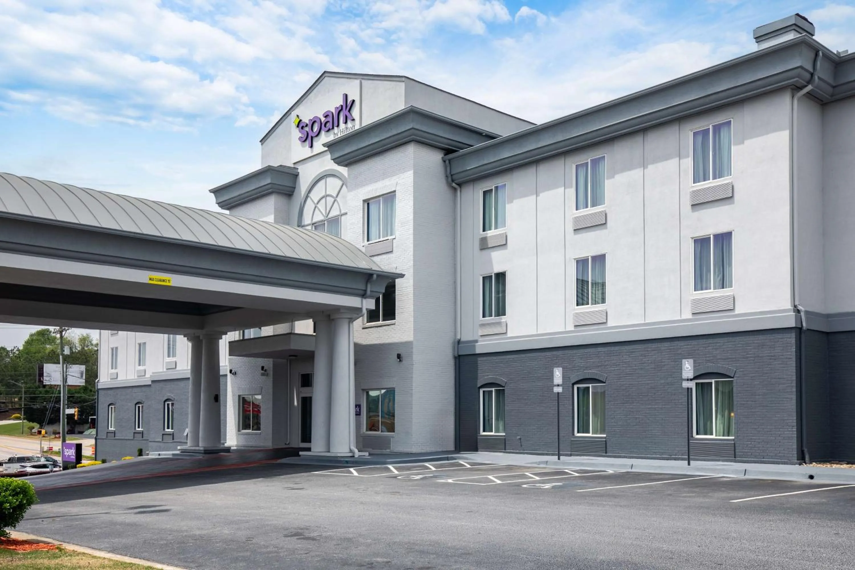 Property building in Country Inn & Suites by Radisson, Commerce, GA Near SK Battery Plant