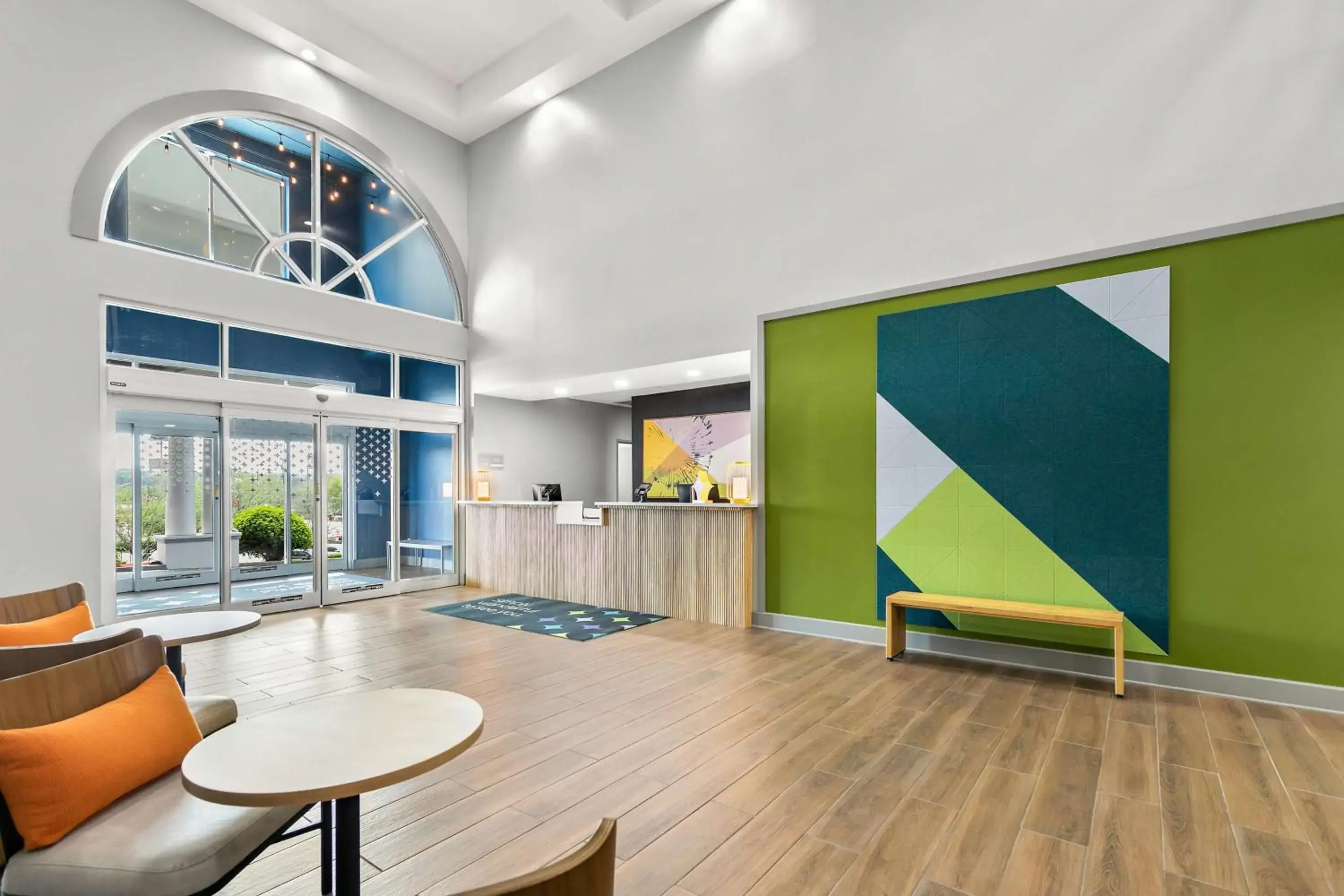 Lobby or reception in Country Inn & Suites by Radisson, Commerce, GA Near SK Battery Plant Lobby or reception in Country Inn & Suites by Radisson, Commerce, GA Near SK Battery Plant