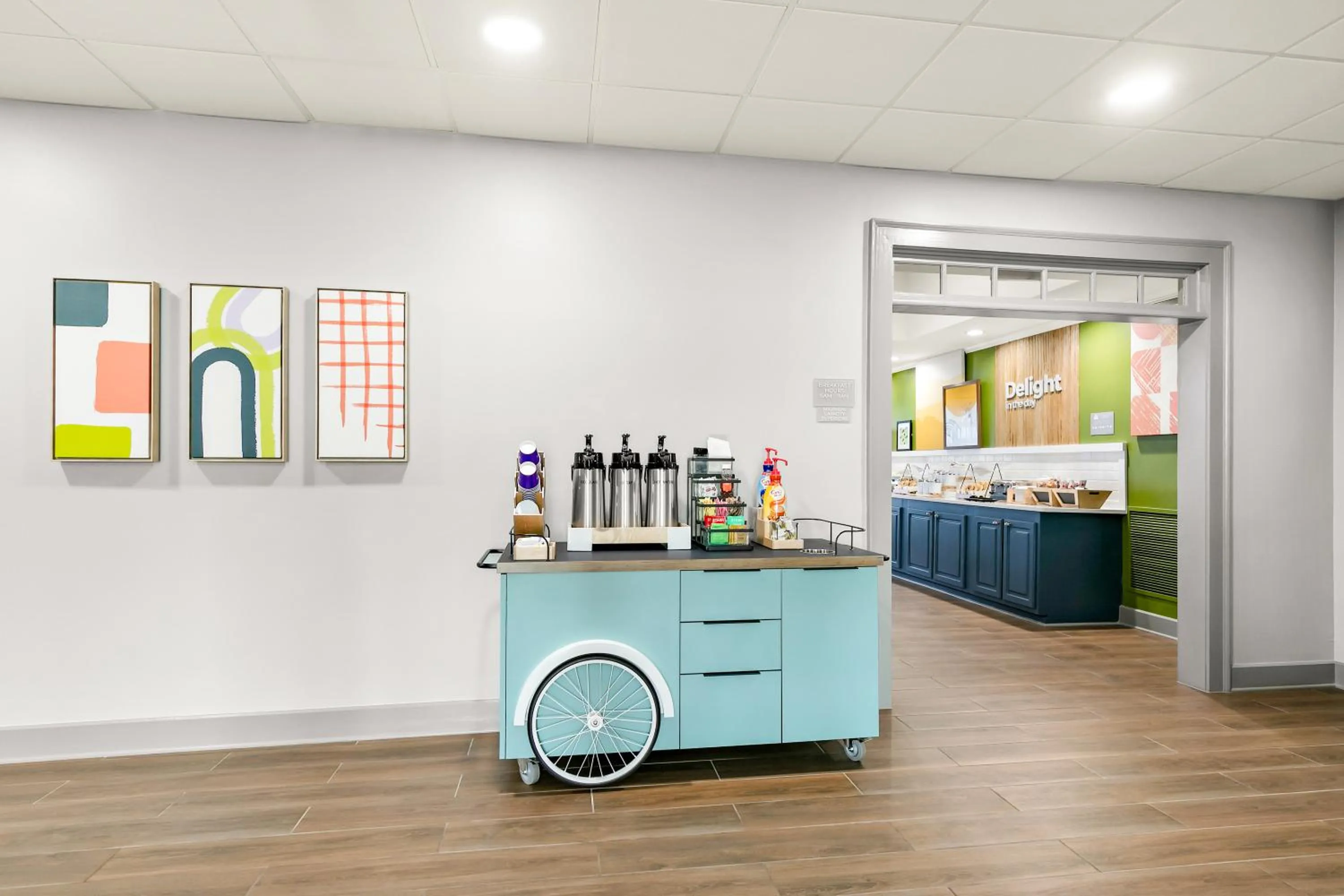 Coffee/tea facilities in Spark by Hilton Commerce, GA