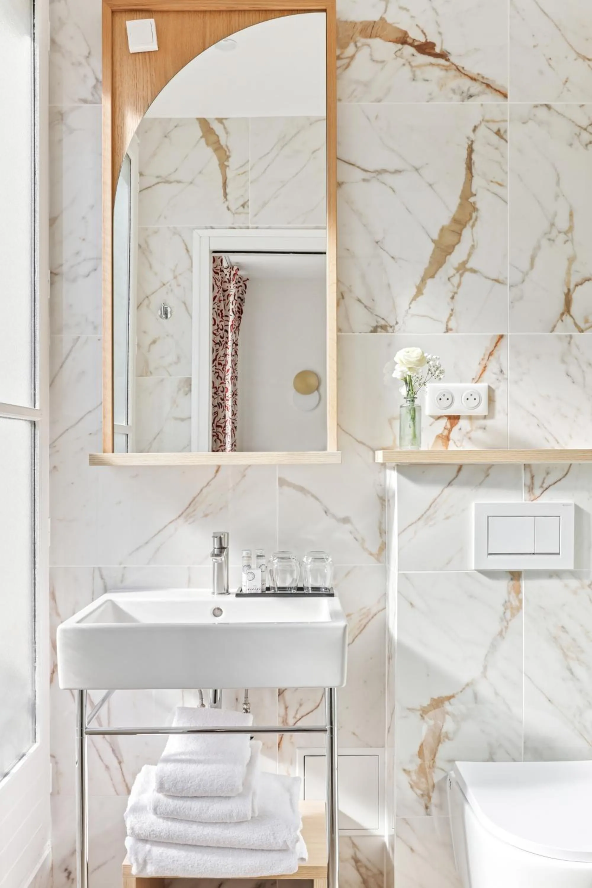 Bathroom in Hôtel Alexandrine Opera