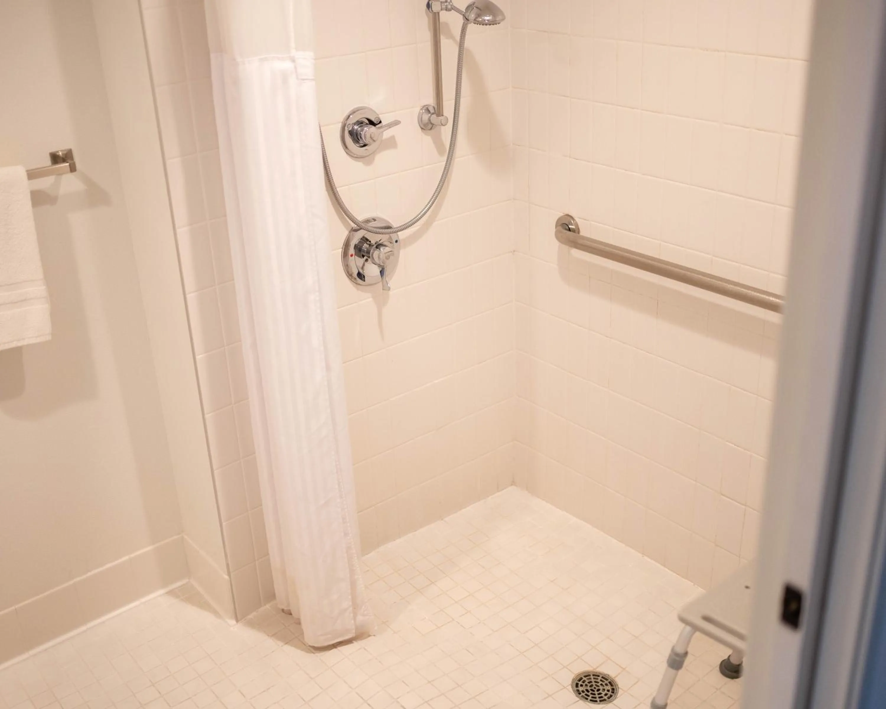 Shower in The Oxbow Hotel