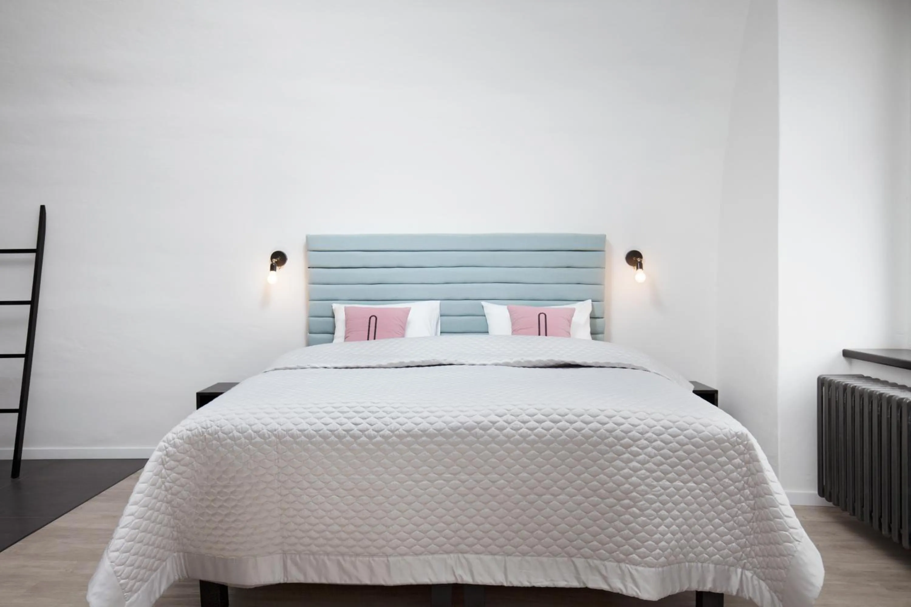Bed in Long Story Short Hostel & Café
