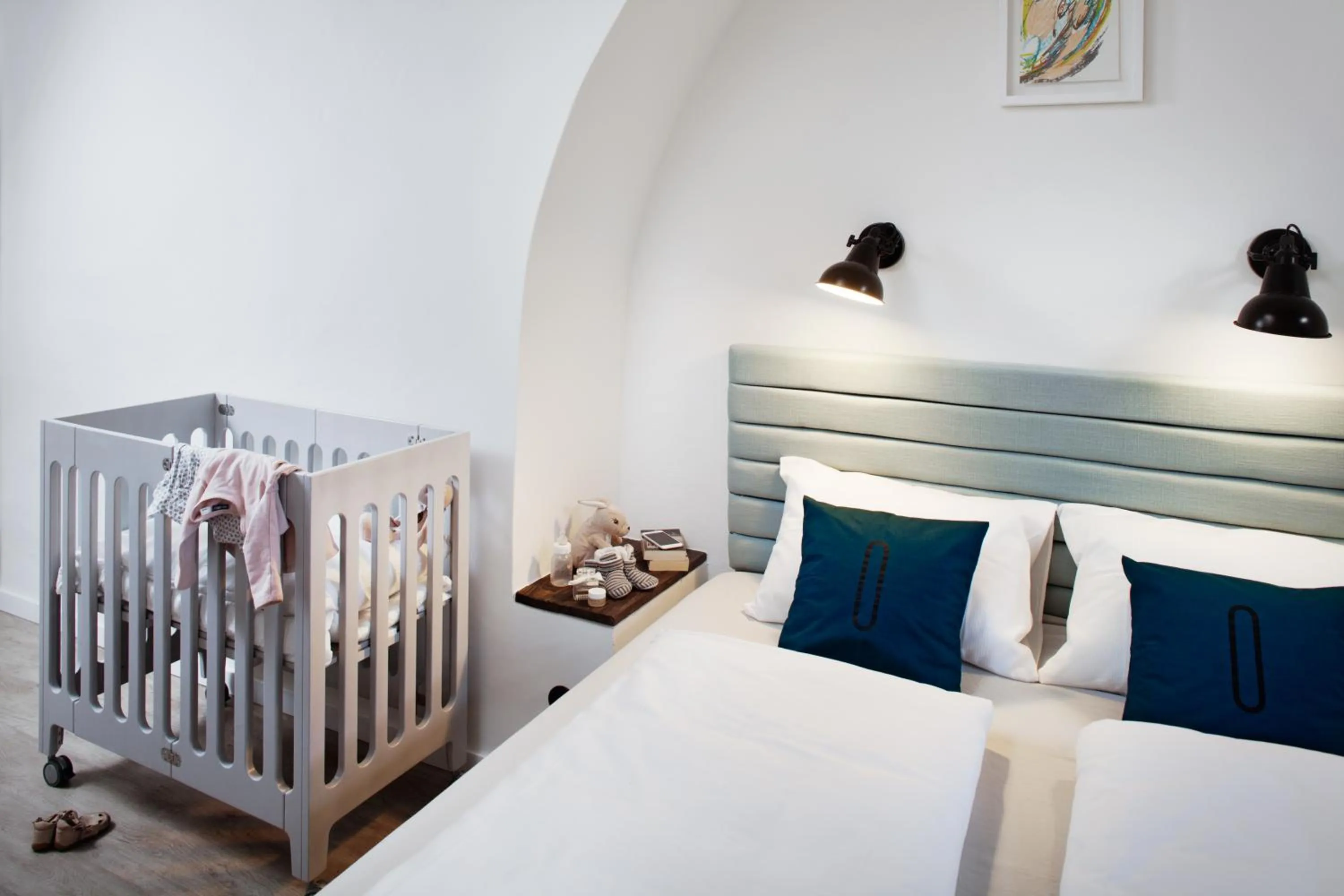 Bed in Long Story Short Hostel & Café