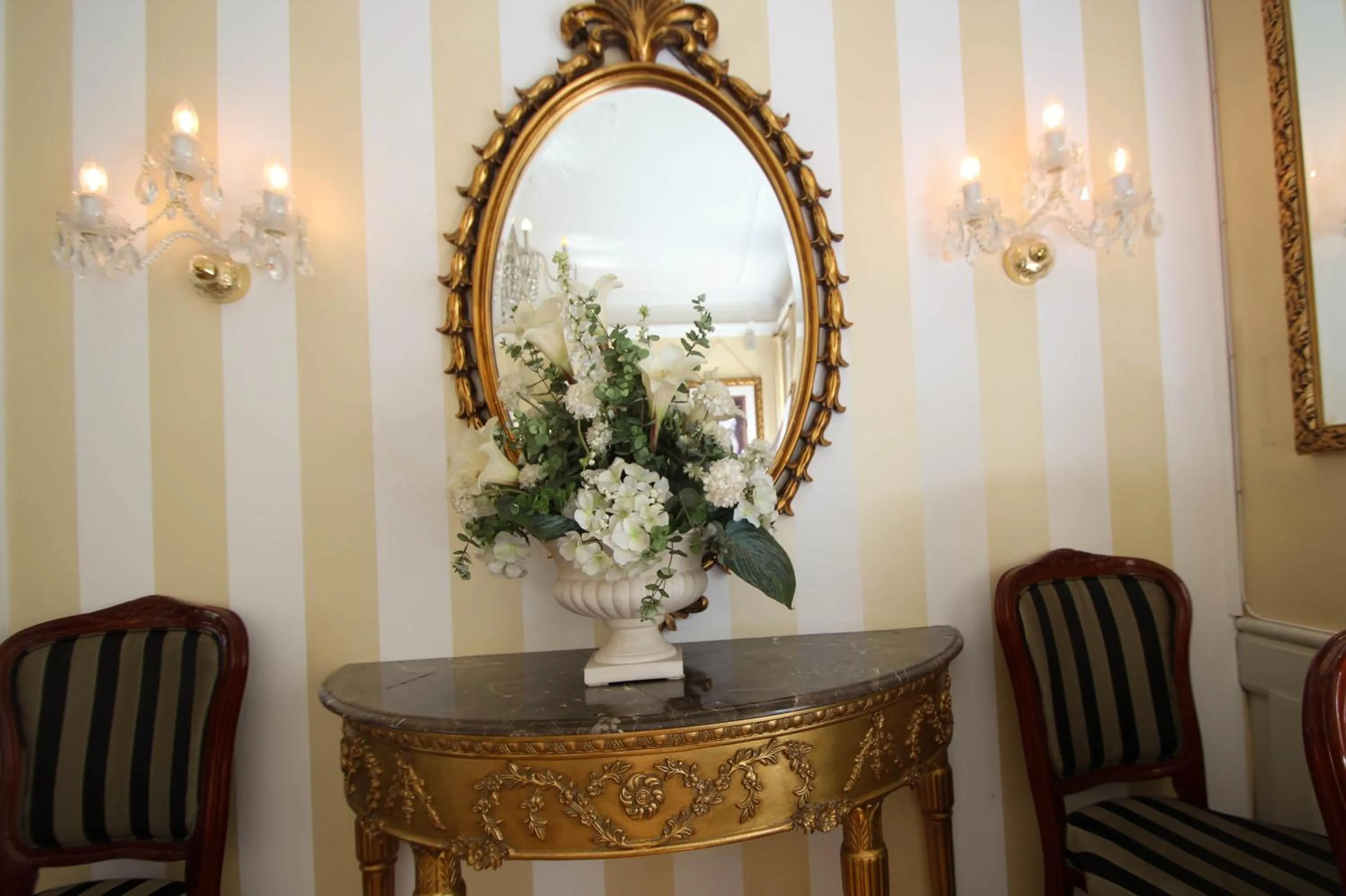 Decorative detail in Sauntehus Castle Hotel