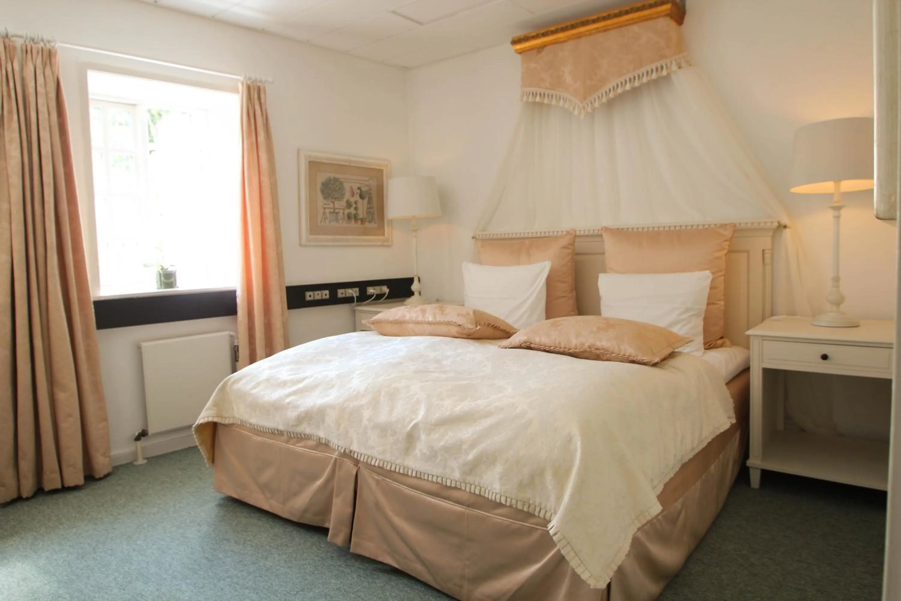 Bed in Sauntehus Castle Hotel