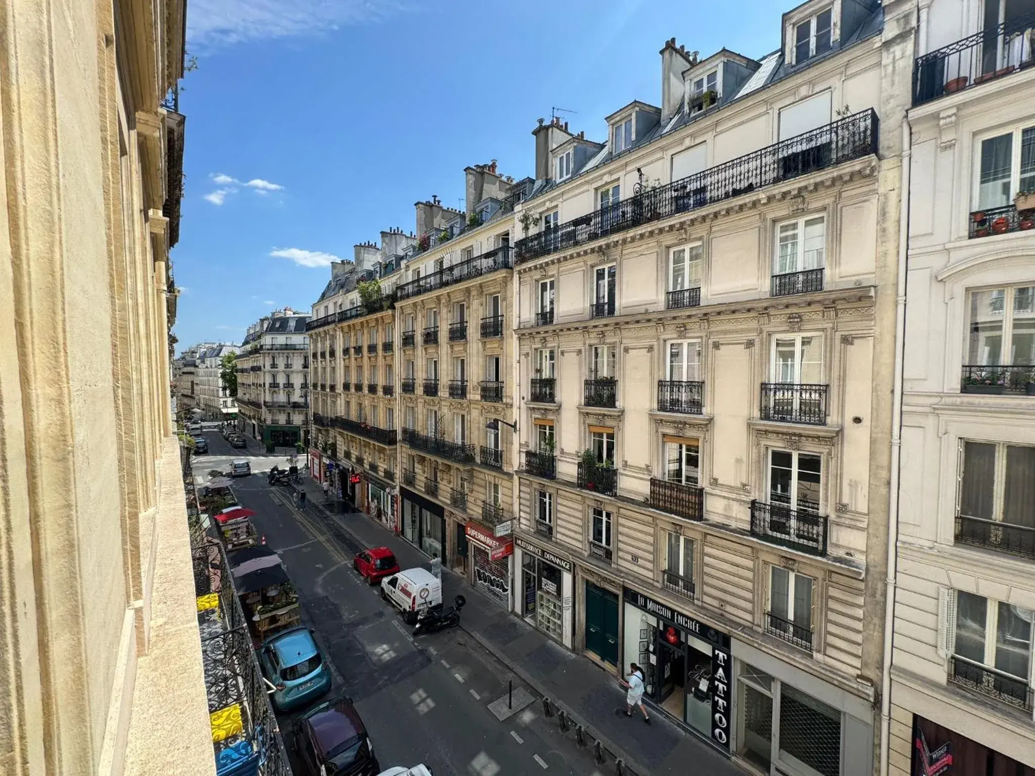 View (from property/room) in Le Regent Montmartre by Hiphophostels View (from property/room) in Le Regent Montmartre by Hiphophostels