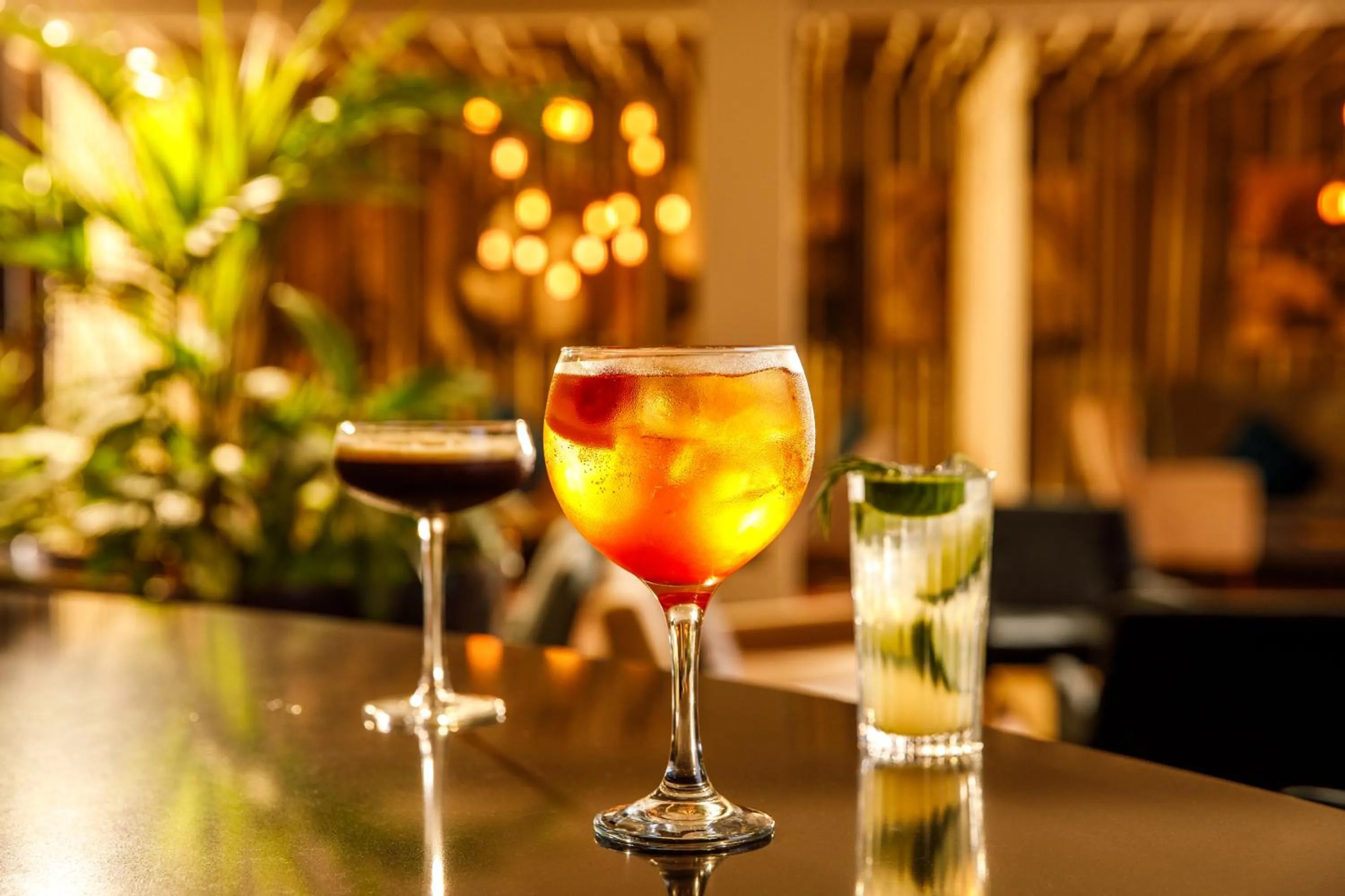 Restaurant/places to eat in Holland House Hotel Cardiff By Sunday